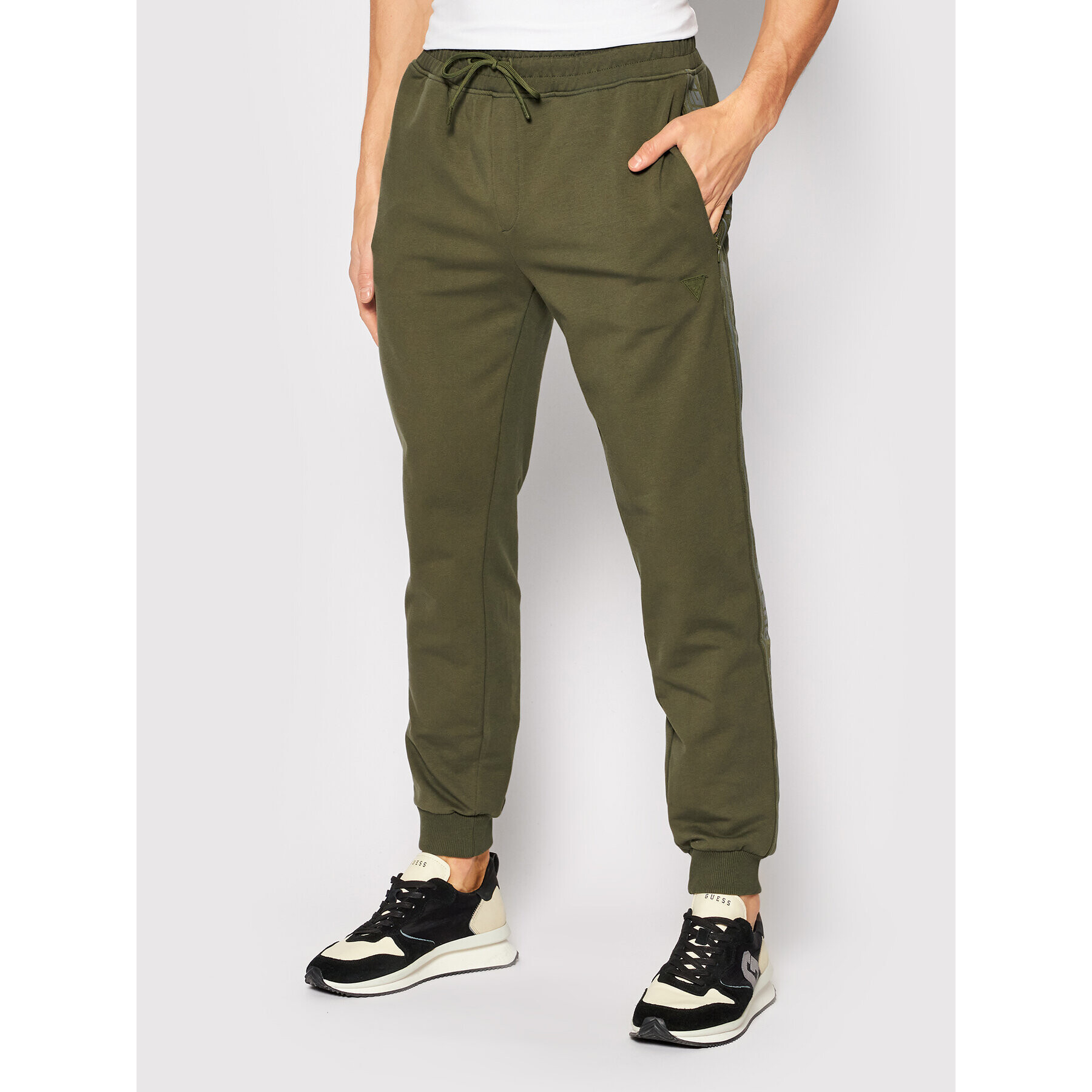 Guess Долнище анцуг Z2RB14 K6ZS1 Зелен Regular Fit - Pepit.bg