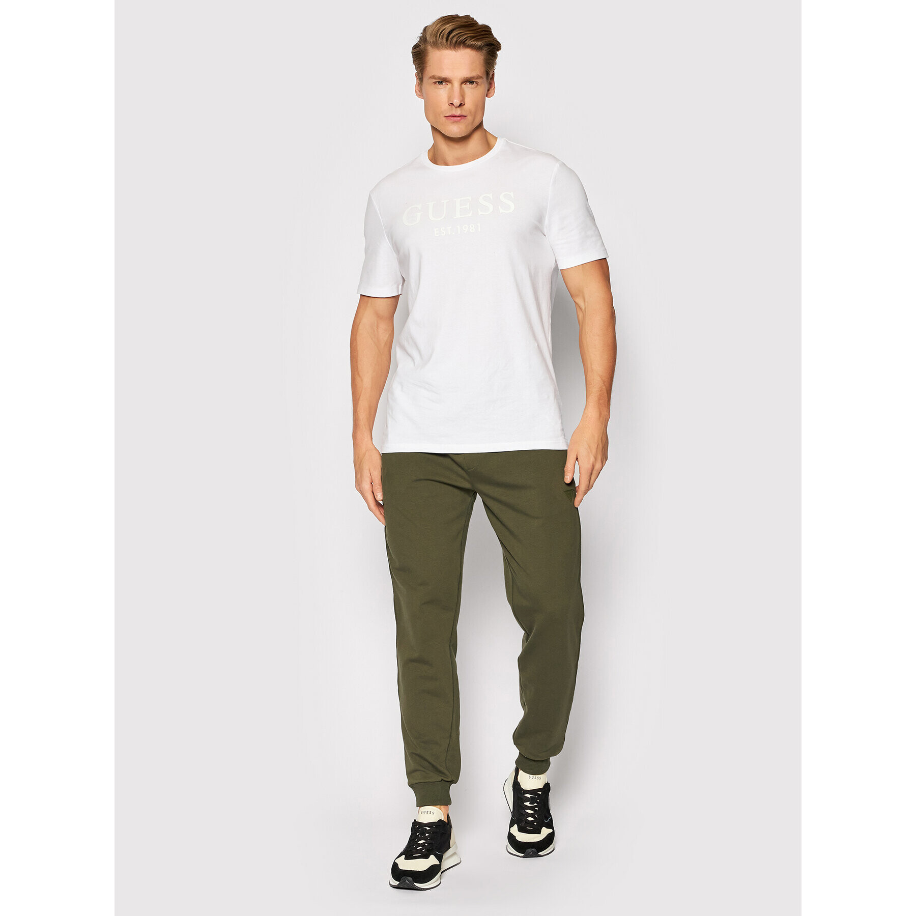 Guess Долнище анцуг Z2RB14 K6ZS1 Зелен Regular Fit - Pepit.bg
