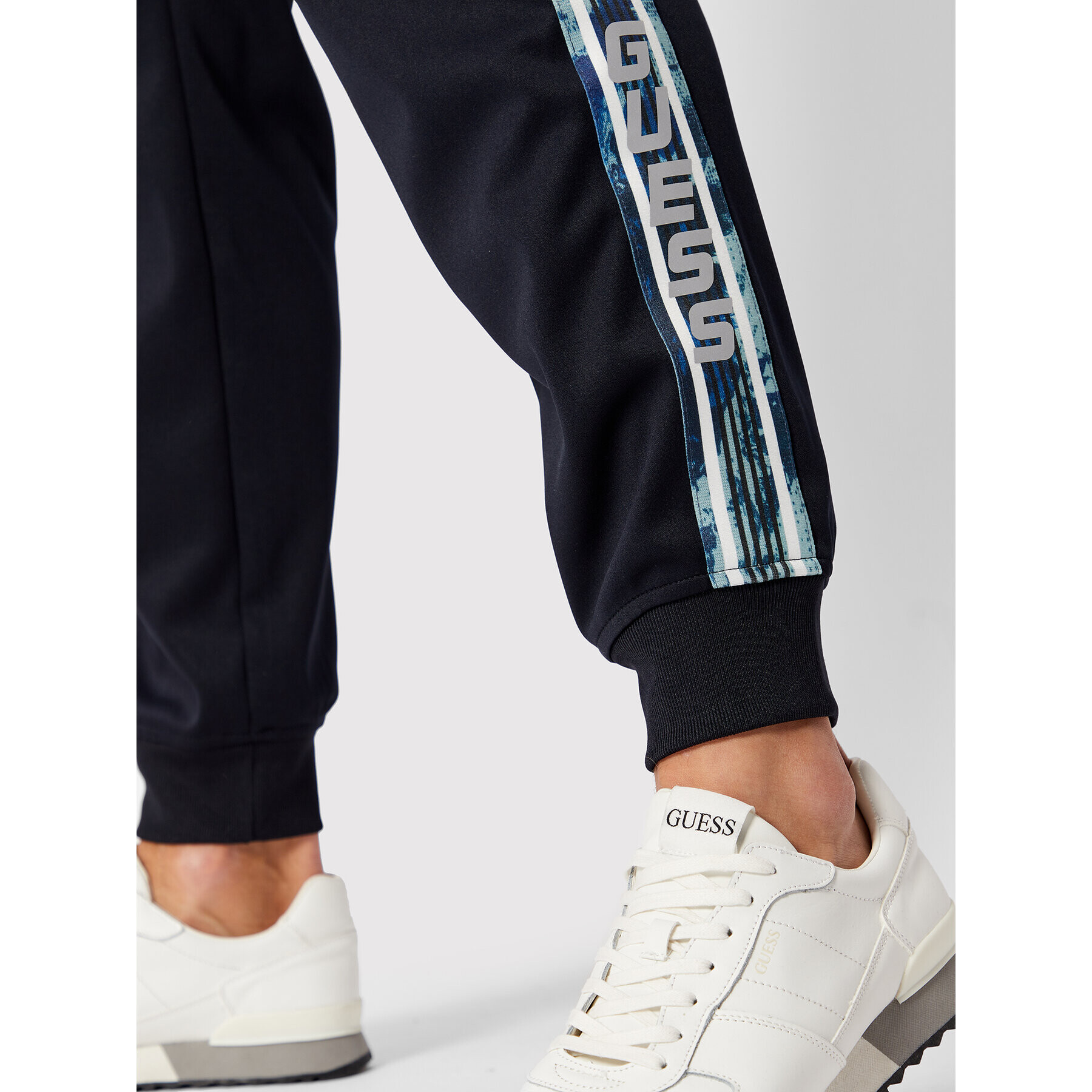 Guess Долнище анцуг Z2YB04 KB6R2 Тъмносин Regular Fit - Pepit.bg