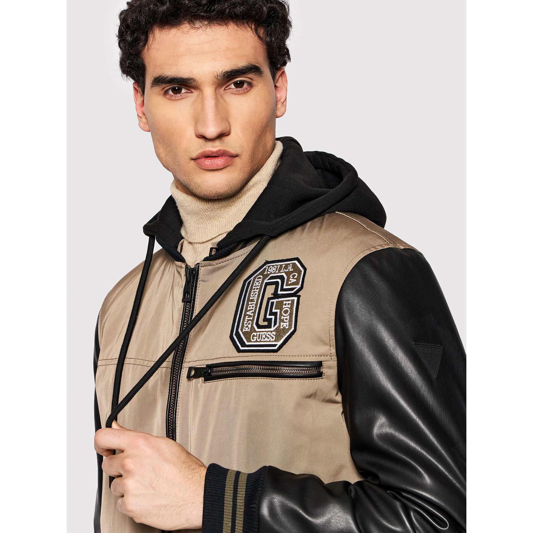 Guess Яке бомбър M2RL87 WED20 Бежов Regular Fit - Pepit.bg