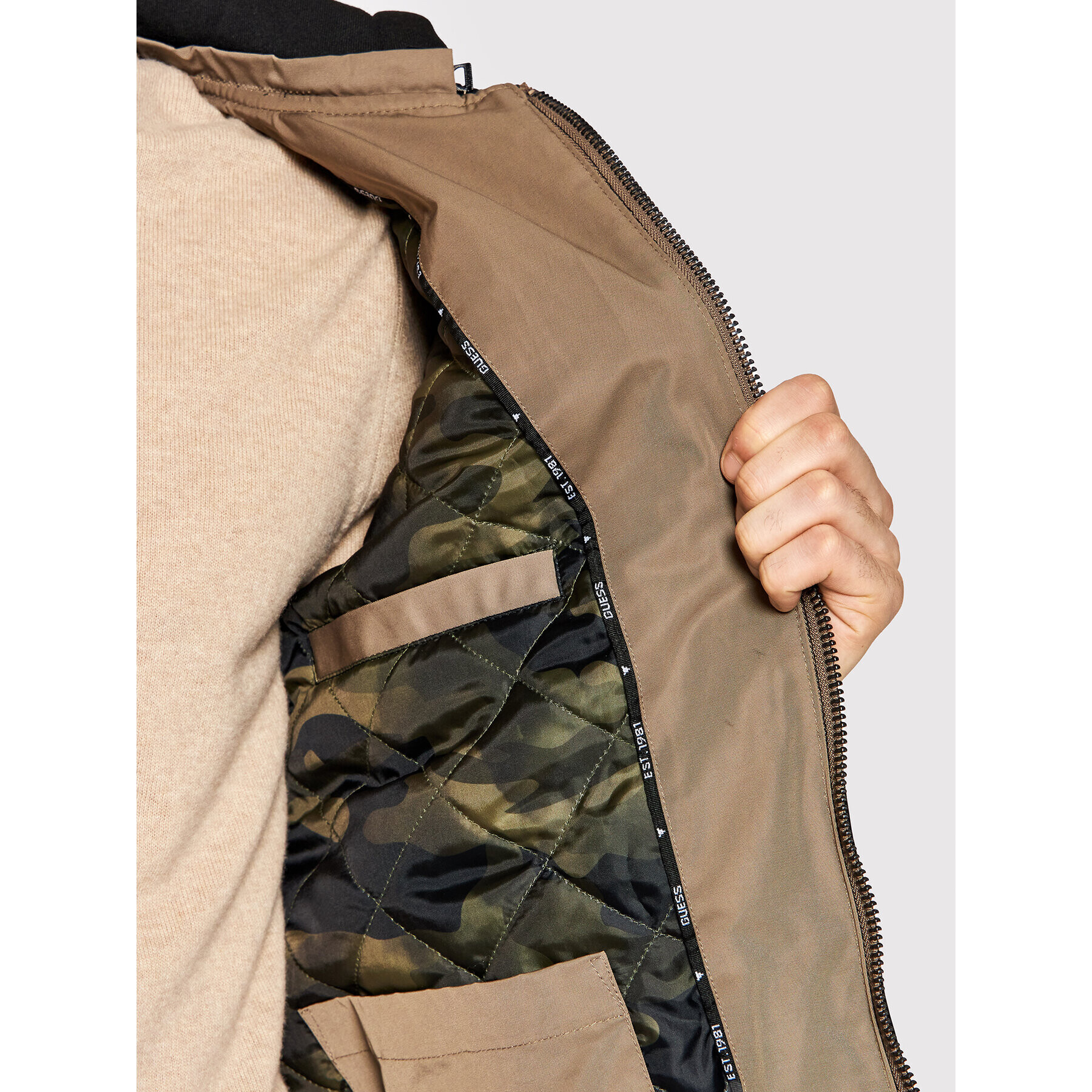 Guess Яке бомбър M2RL87 WED20 Бежов Regular Fit - Pepit.bg