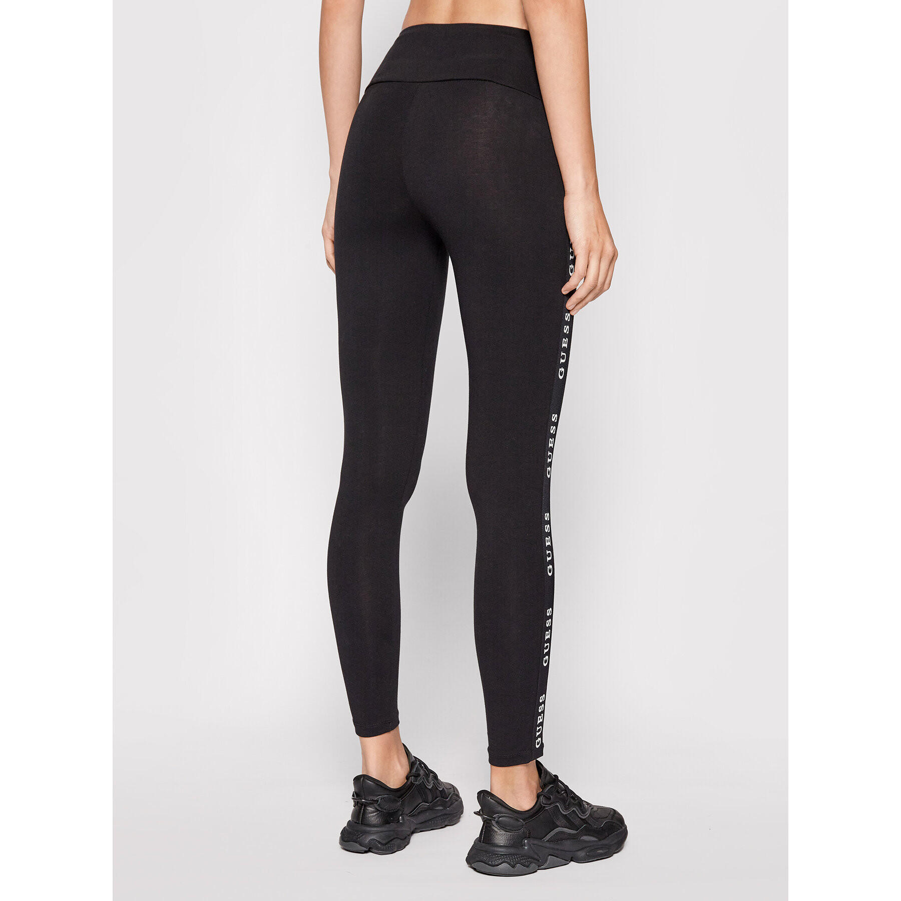 Guess Клин V2RB11 KABR0 Черен Slim Fit - Pepit.bg