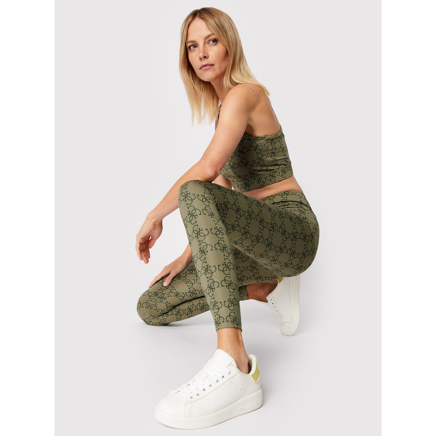 Guess Клин V2YB21 MC03W Зелен Slim Fit - Pepit.bg