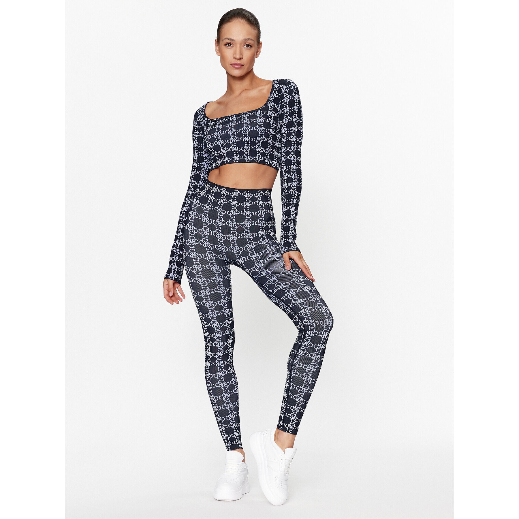 Guess Клин V3BB08 ZZ04N Бежов Slim Fit - Pepit.bg