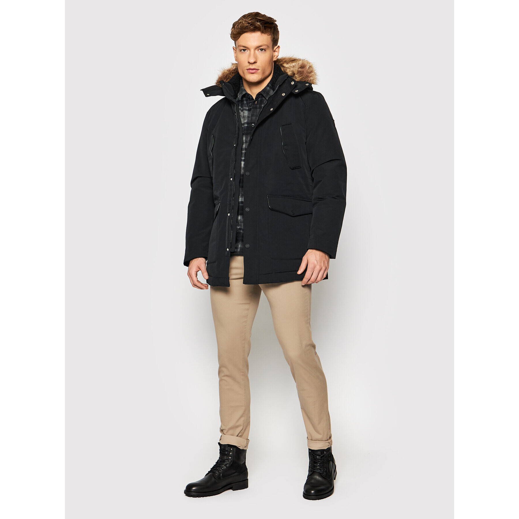 Guess Парка M1BL23 WE6Z2 Черен Regular Fit - Pepit.bg