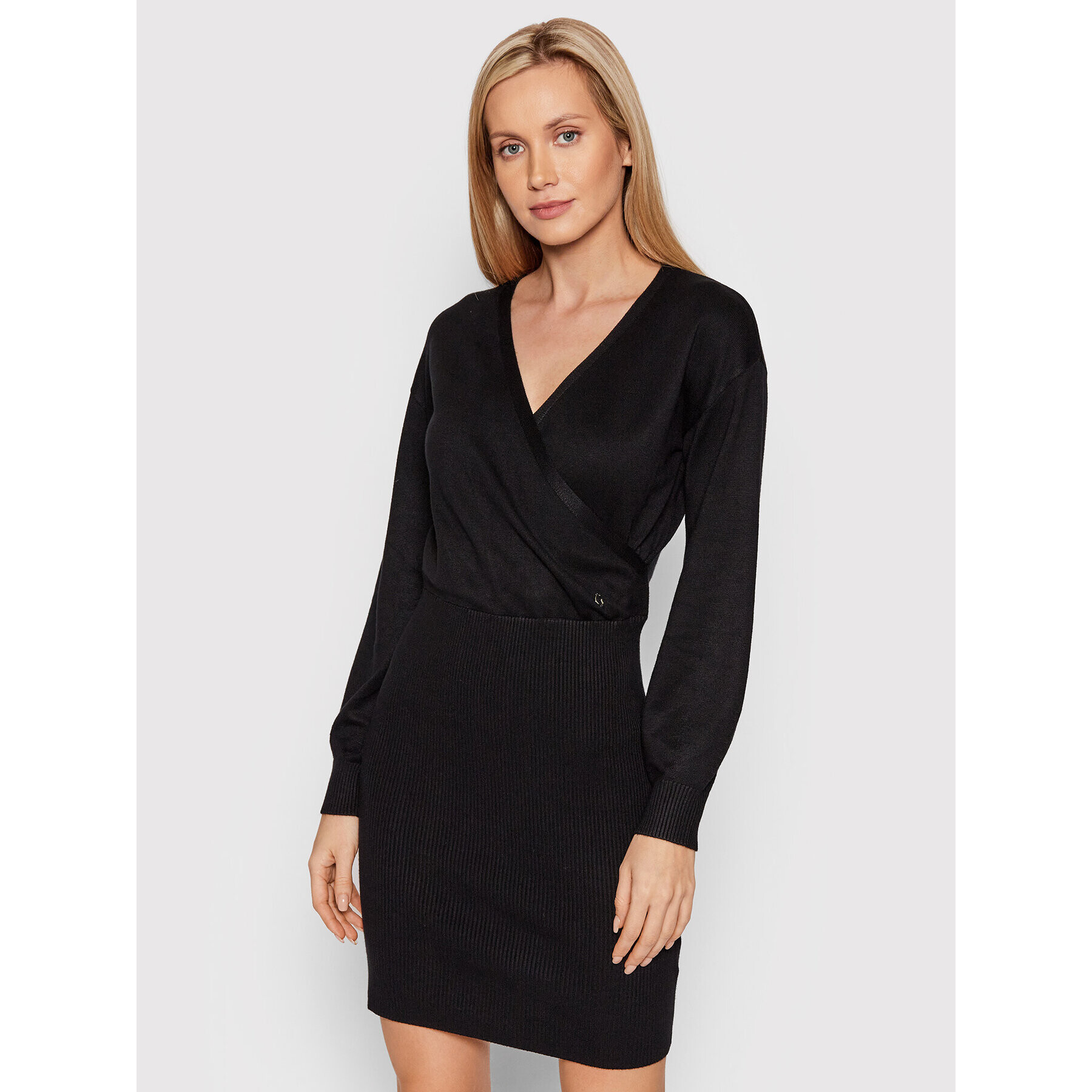 Guess Плетена рокля W2RK26 Z2V62 Черен Regular Fit - Pepit.bg