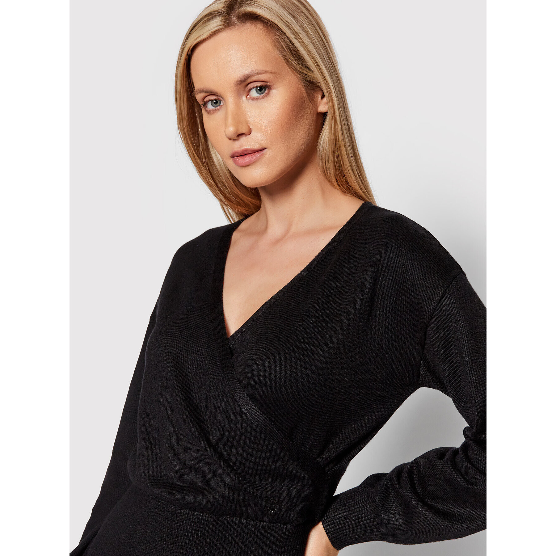 Guess Плетена рокля W2RK26 Z2V62 Черен Regular Fit - Pepit.bg