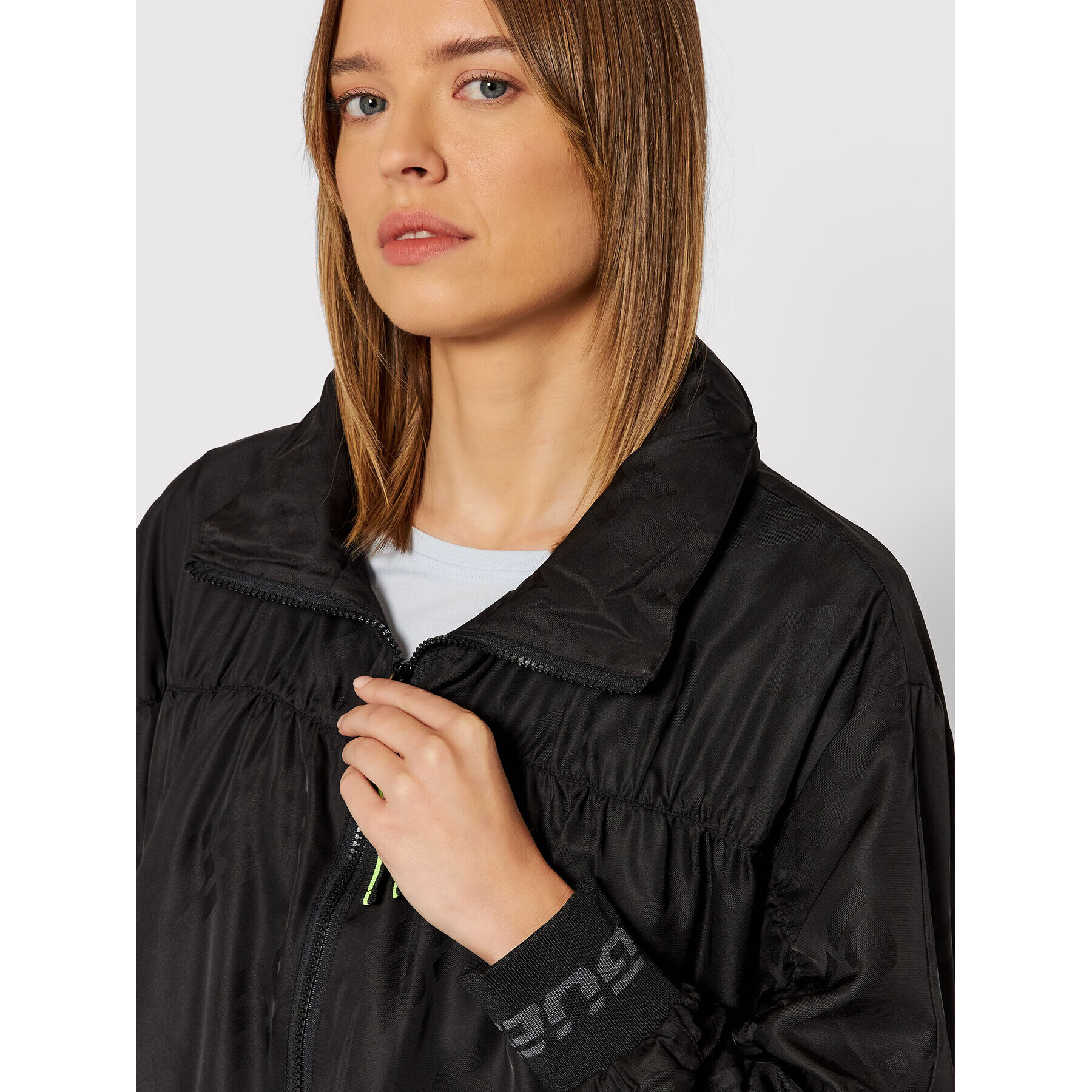 Guess Преходно яке O1BA92 WO06T Черен Regular Fit - Pepit.bg