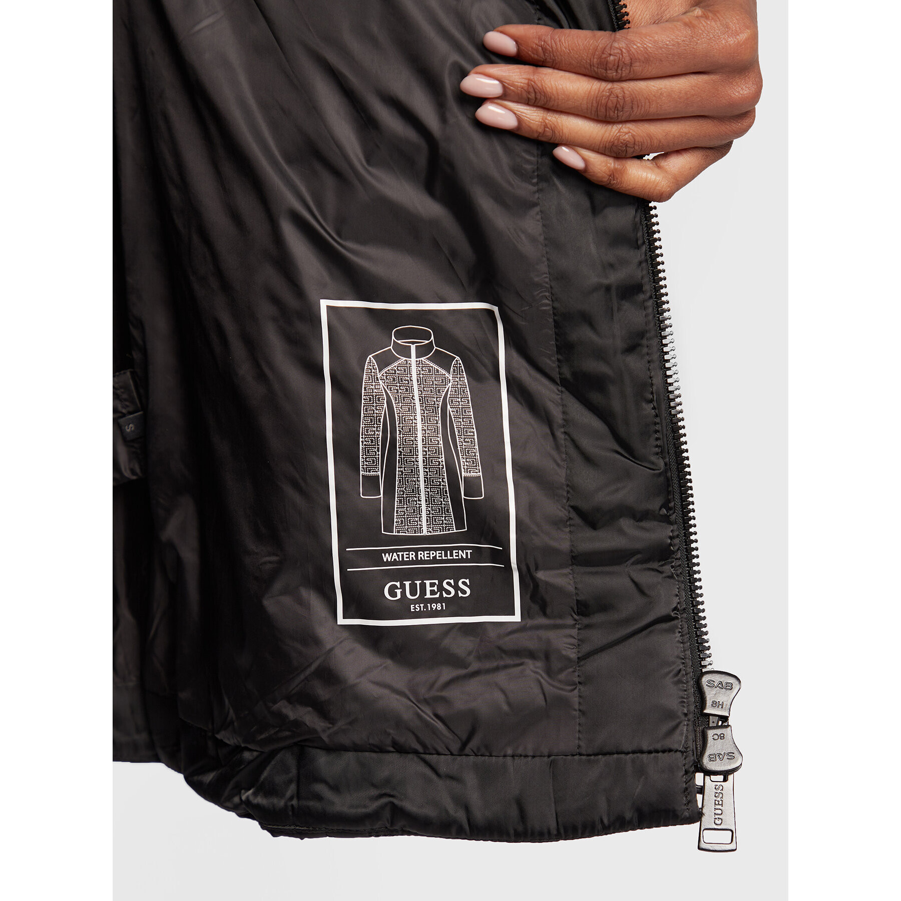 Guess Преходно яке Marine W2BL94 WEWF0 Черен Regular Fit - Pepit.bg