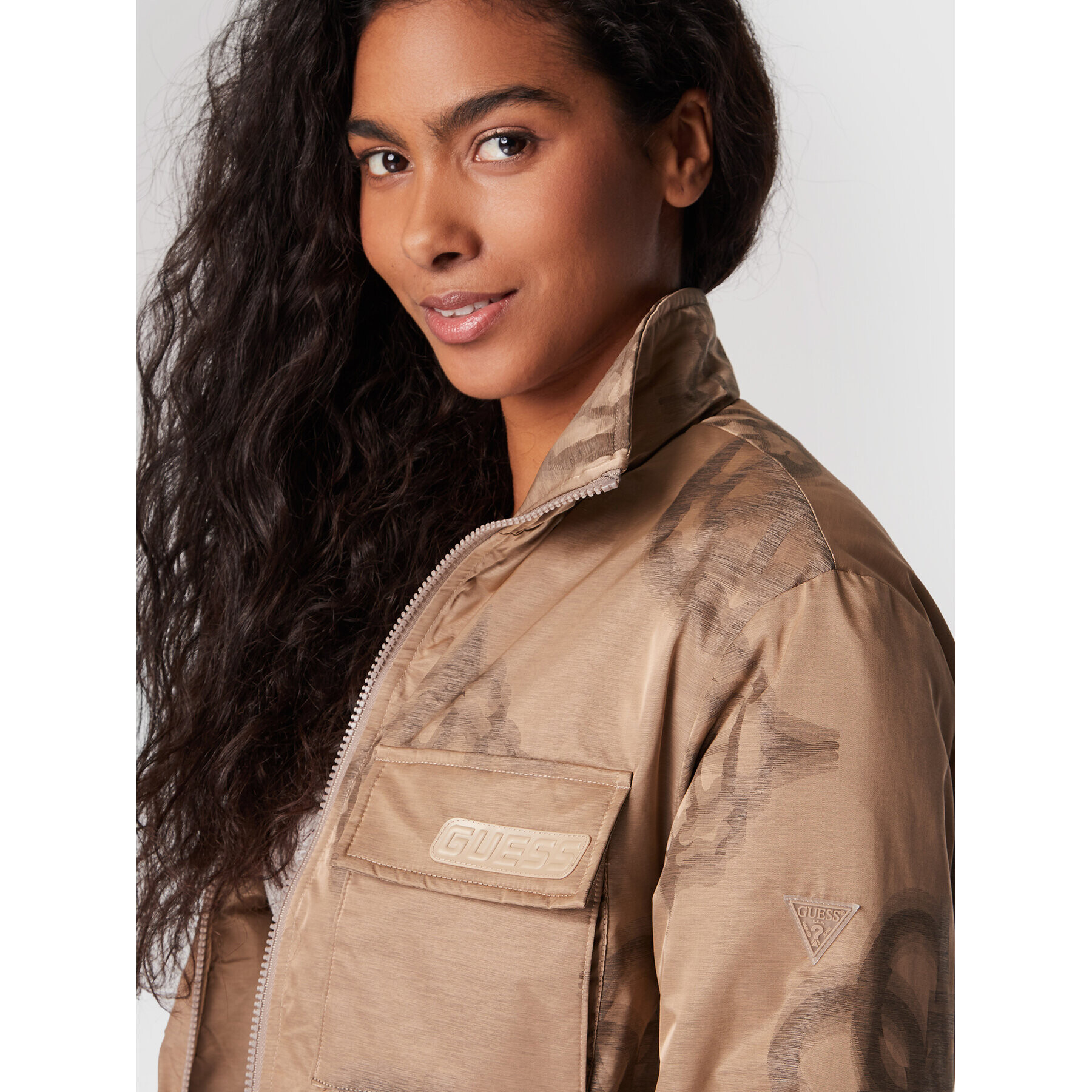 Guess Преходно яке V2BL07 WEYU0 Бежов Regular Fit - Pepit.bg