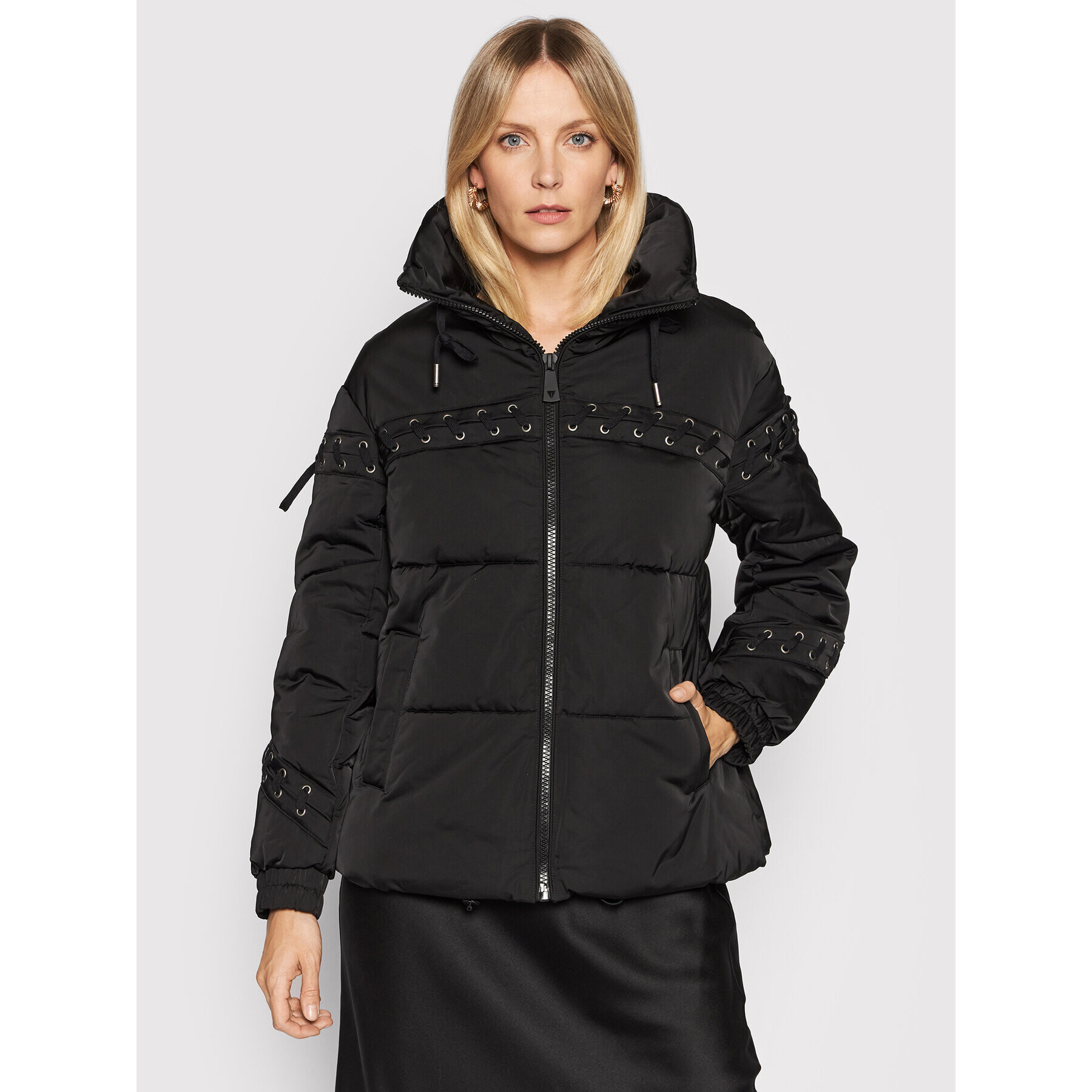 Guess Пухено яке Blessing W1BL16 WE4G0 Черен Boxy Fit - Pepit.bg