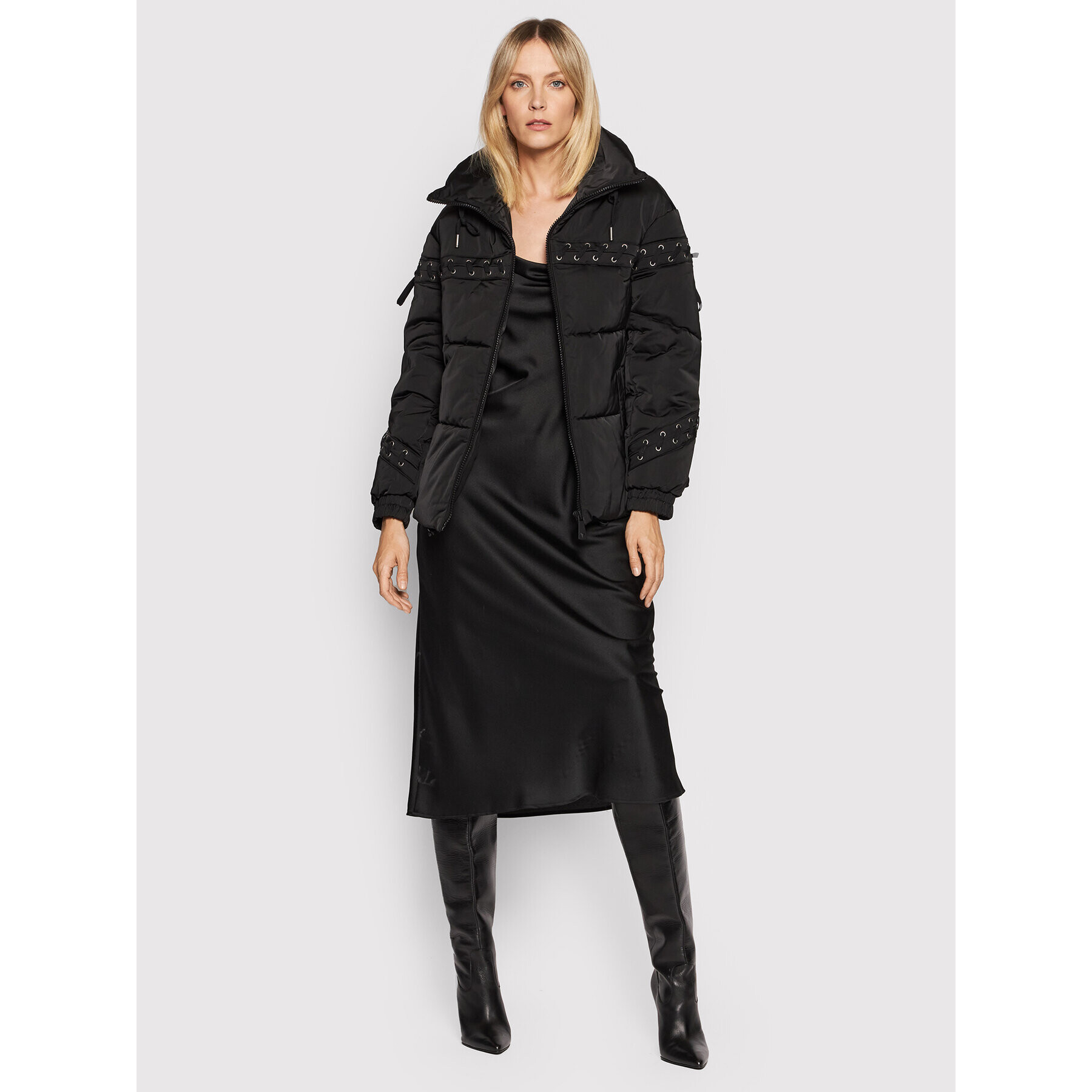 Guess Пухено яке Blessing W1BL16 WE4G0 Черен Boxy Fit - Pepit.bg