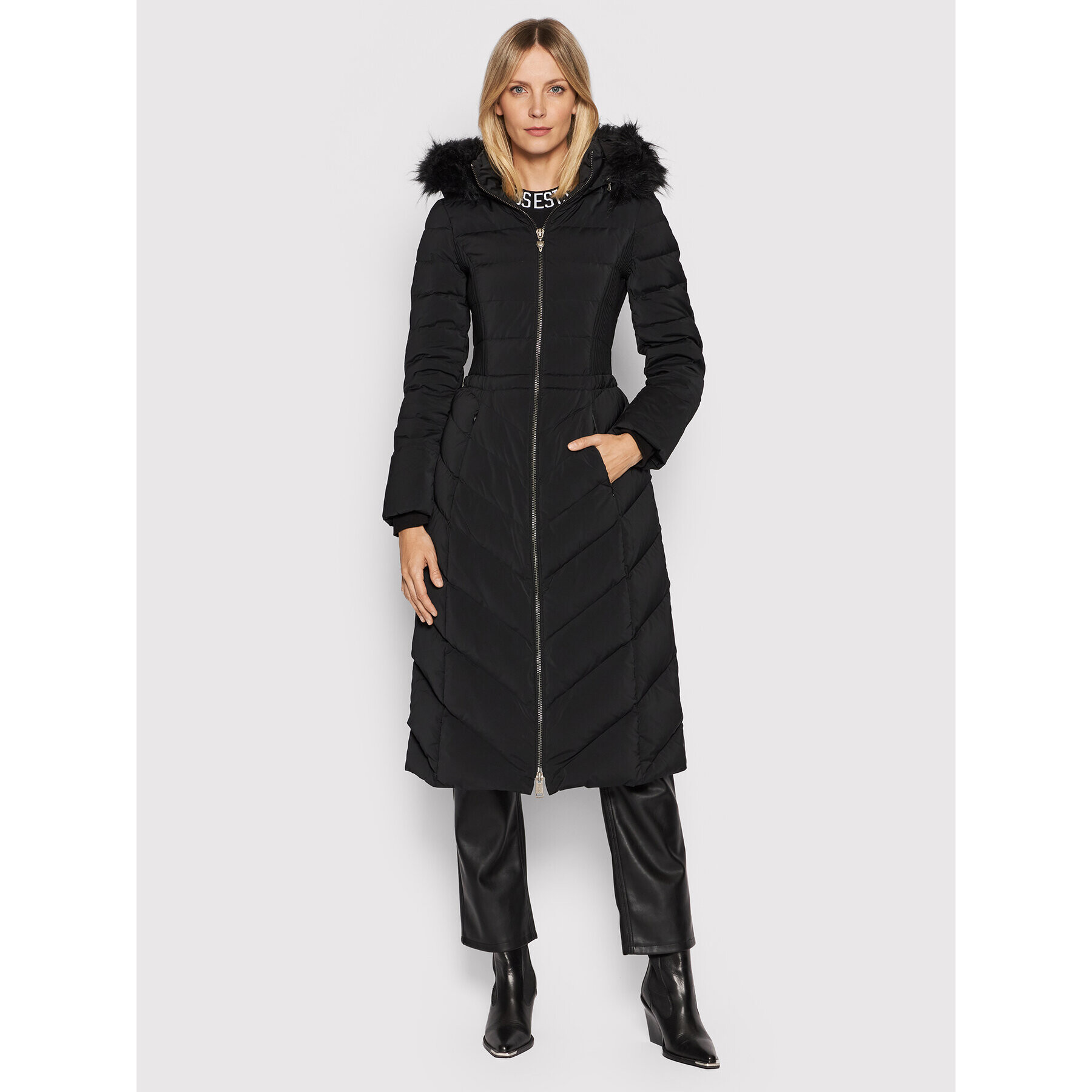 Guess Пухено яке Caterina W1BL31 WE4P2 Черен Regular Fit - Pepit.bg