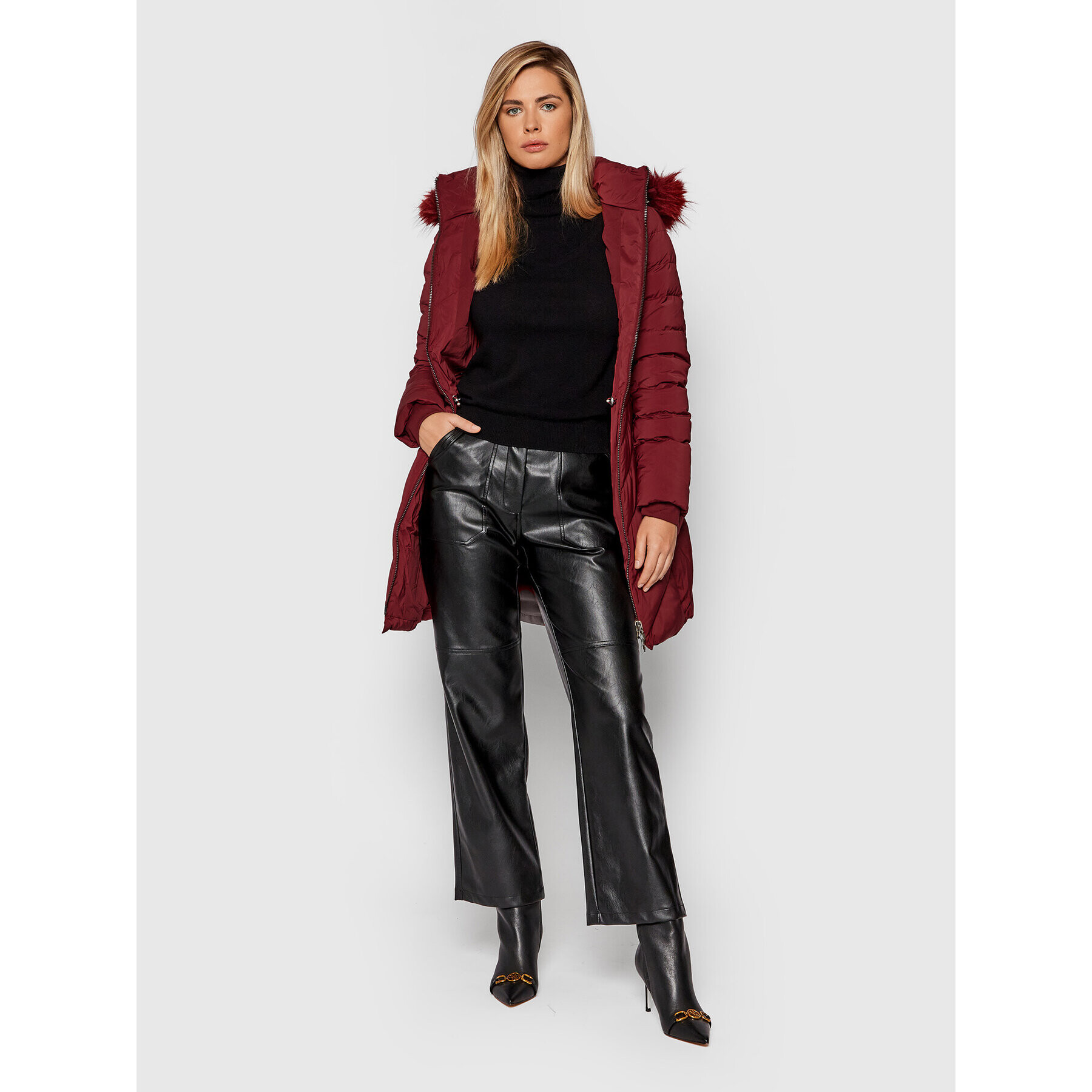 Guess Пухено яке Cecilia W1BL32 WE4P2 Бордо Regular Fit - Pepit.bg