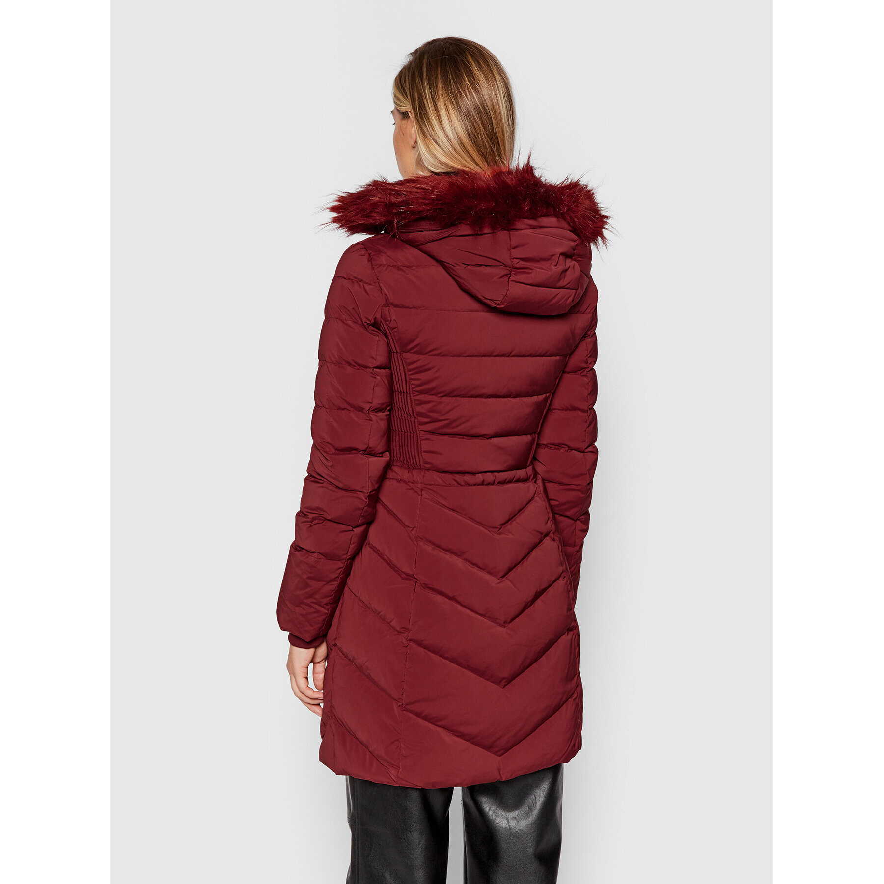 Guess Пухено яке Cecilia W1BL32 WE4P2 Бордо Regular Fit - Pepit.bg