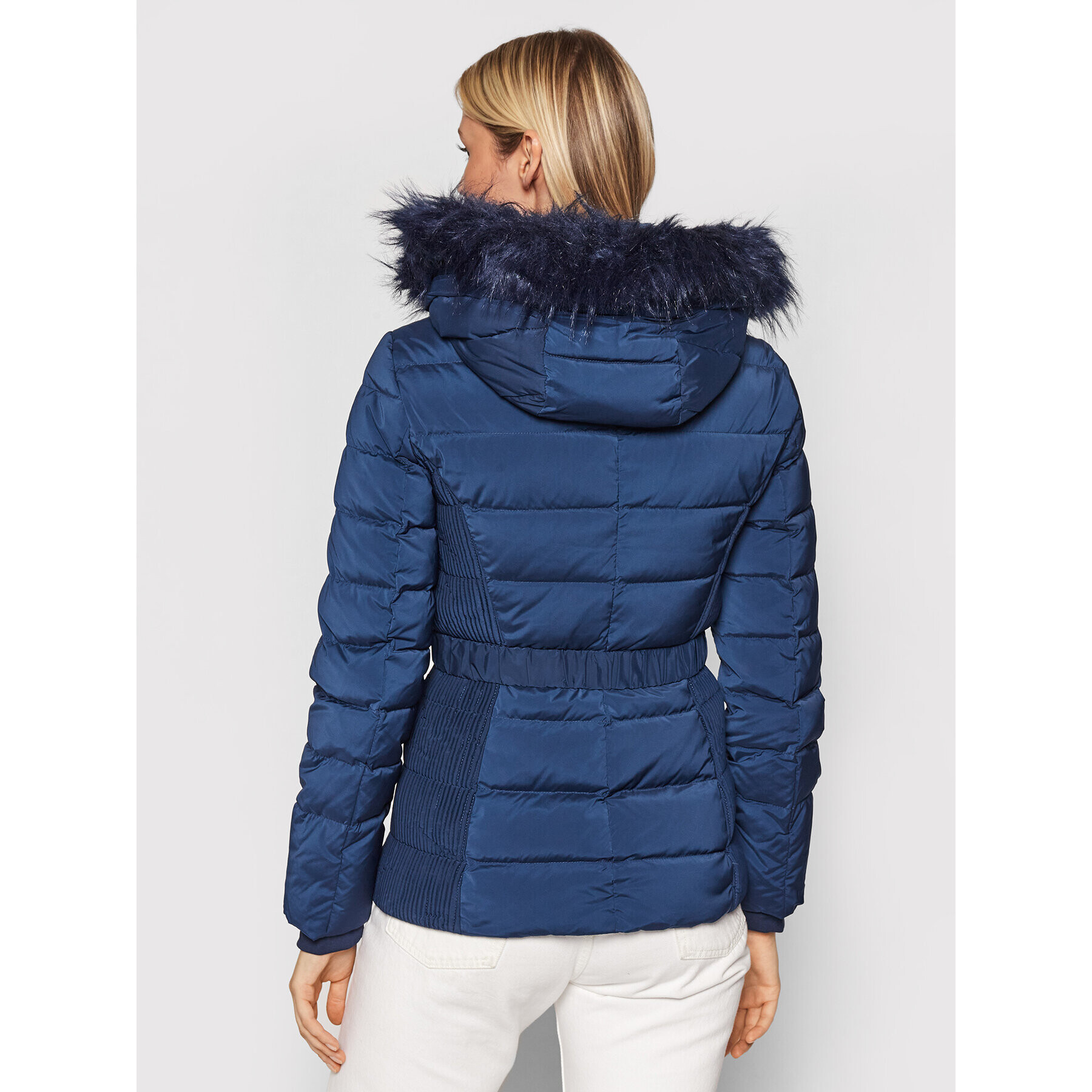 Guess Пухено яке Claudia W1BL33 WE4P2 Син Regular Fit - Pepit.bg