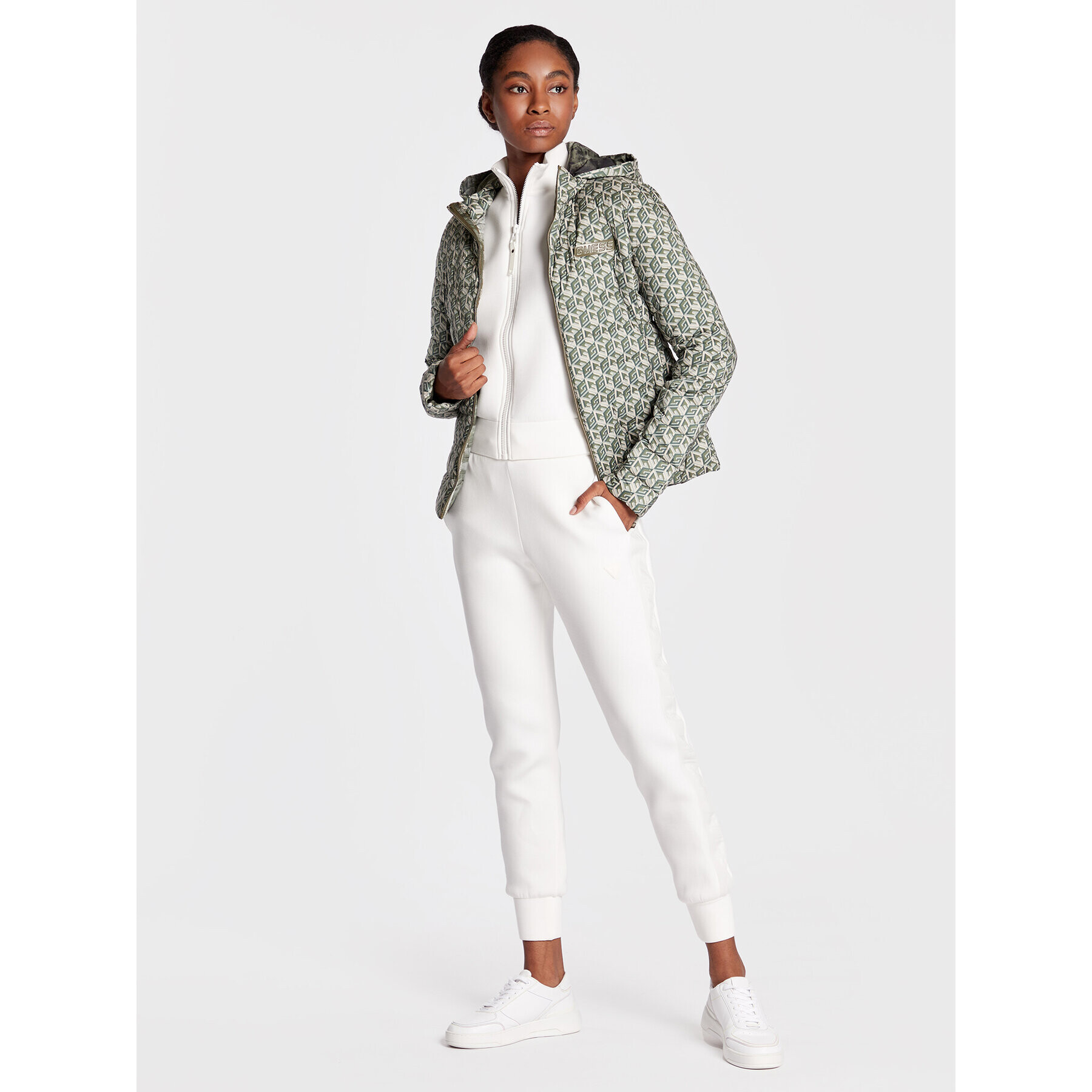 Guess Пухено яке Donna V2BL06 WEYT0 Зелен Regular Fit - Pepit.bg