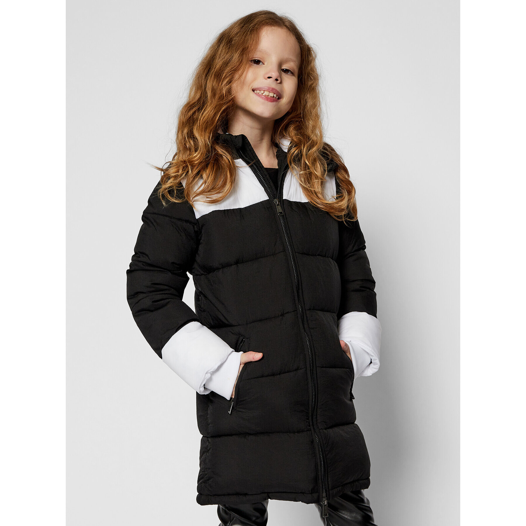 Guess Пухено яке H0BJ02 WDC70 Черен Regular Fit - Pepit.bg