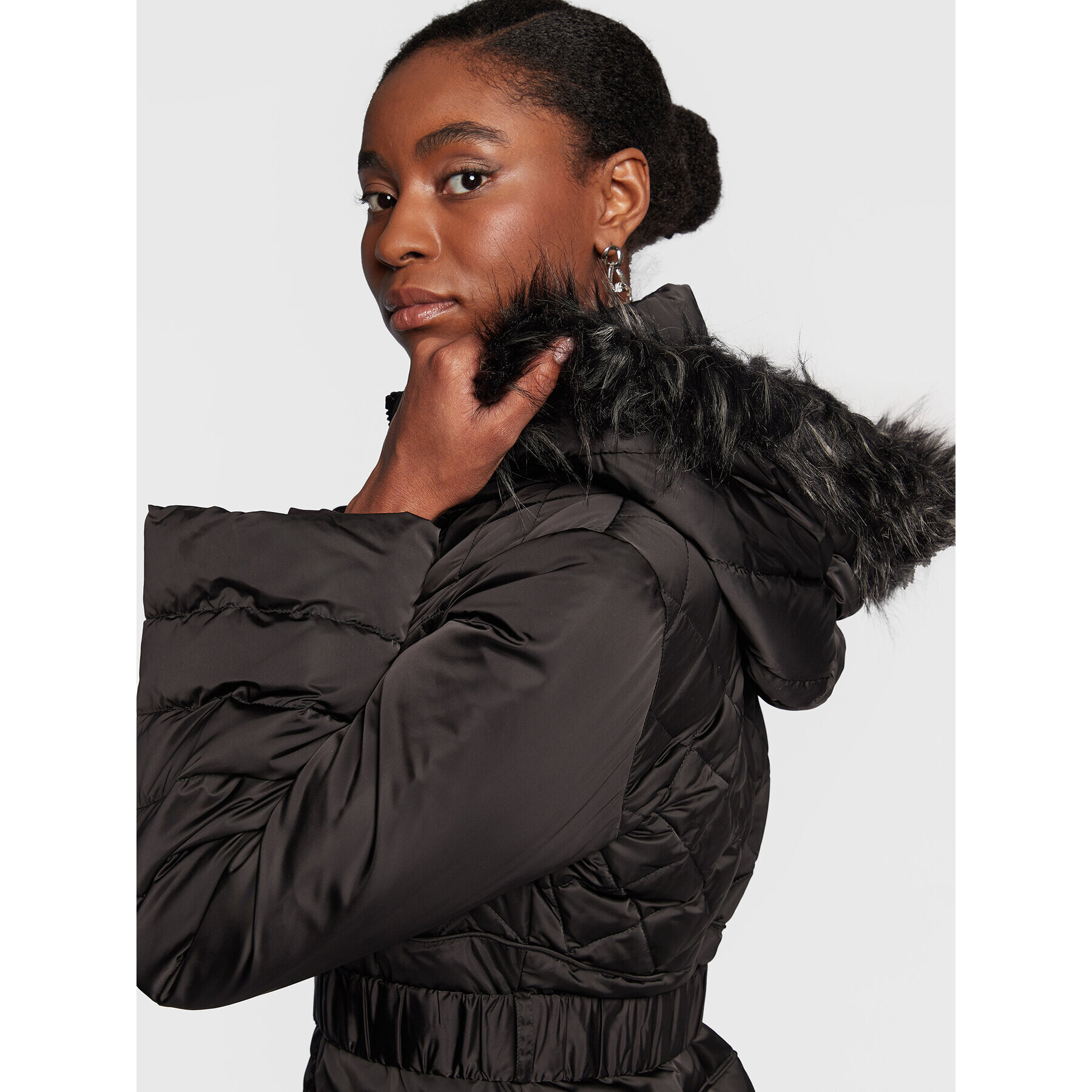 Guess Пухено яке Lolie W2BL61 WEX52 Черен Regular Fit - Pepit.bg