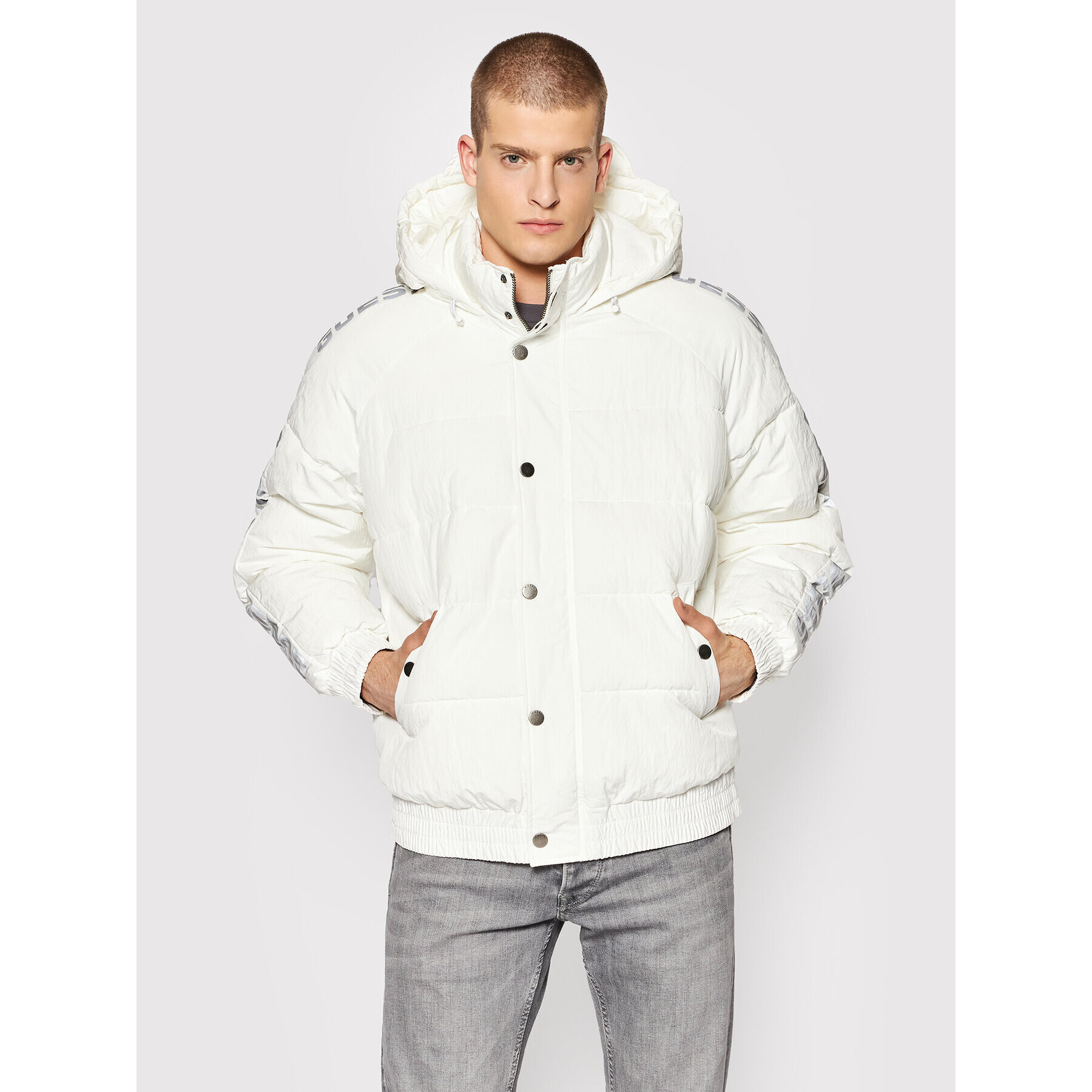 Guess Пухено яке M1BL12 WE6K0 Бял Regular Fit - Pepit.bg