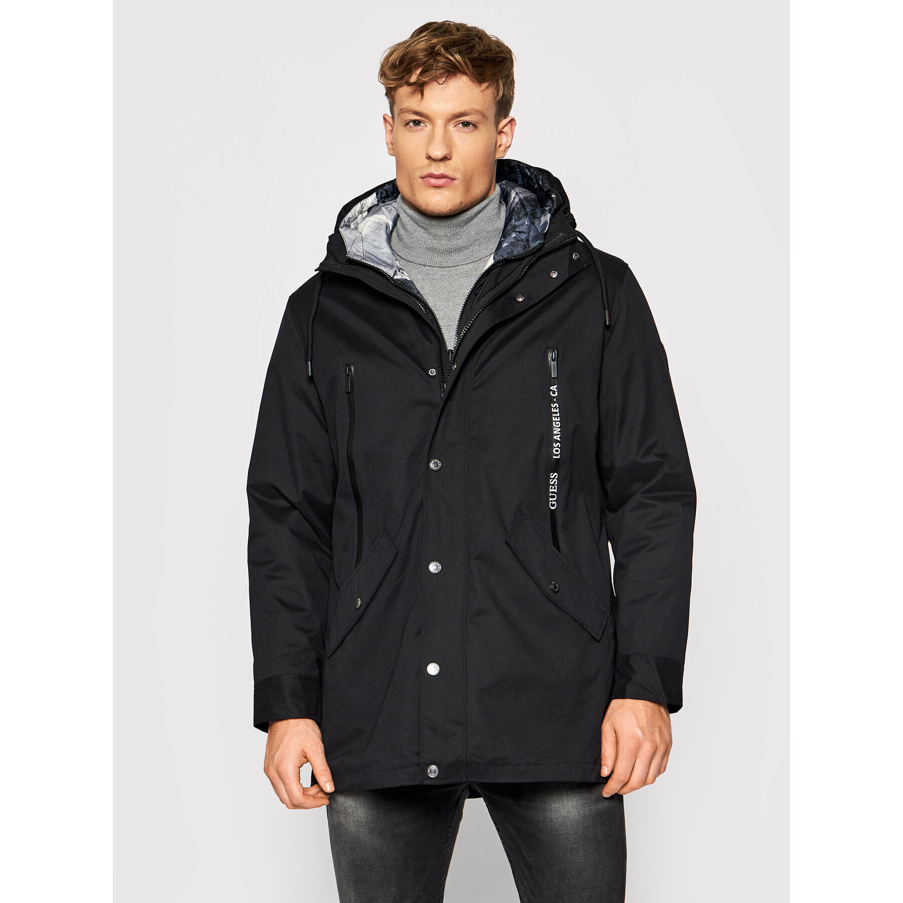 Guess Пухено яке M1BL18 WE6U0 Черен Regular Fit - Pepit.bg