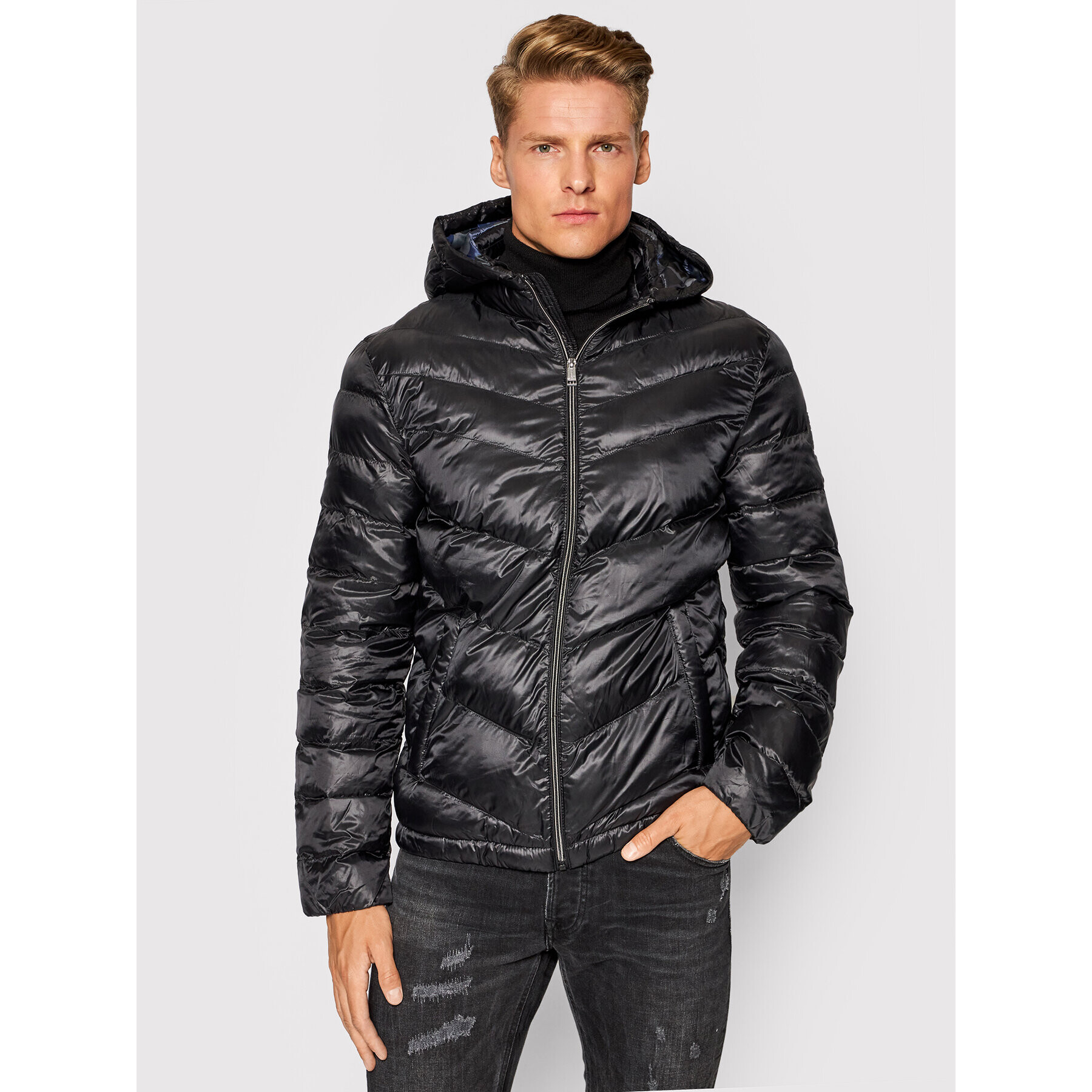 Guess Пухено яке M1YL45 WDZH2 Черен Regular Fit - Pepit.bg