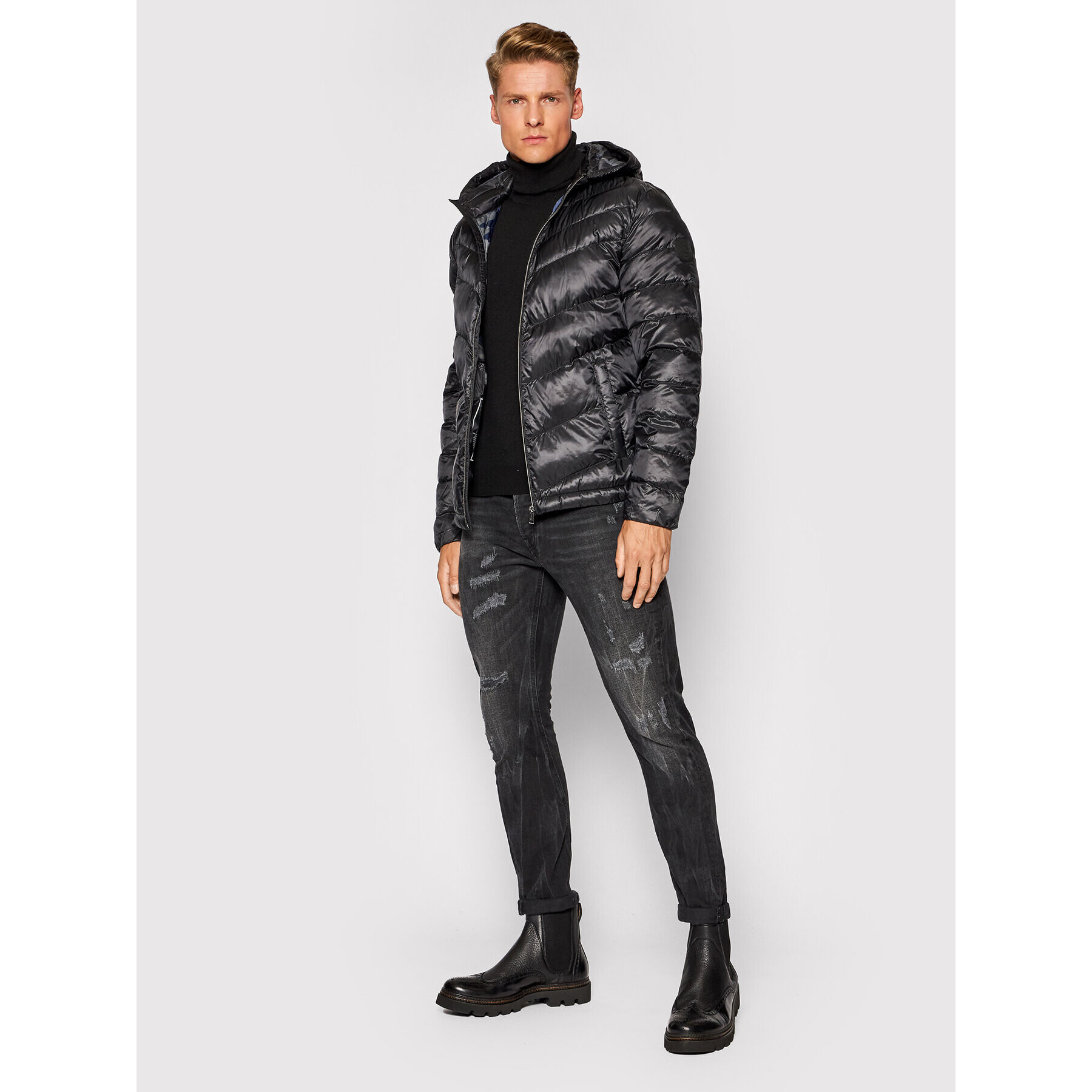 Guess Пухено яке M1YL45 WDZH2 Черен Regular Fit - Pepit.bg