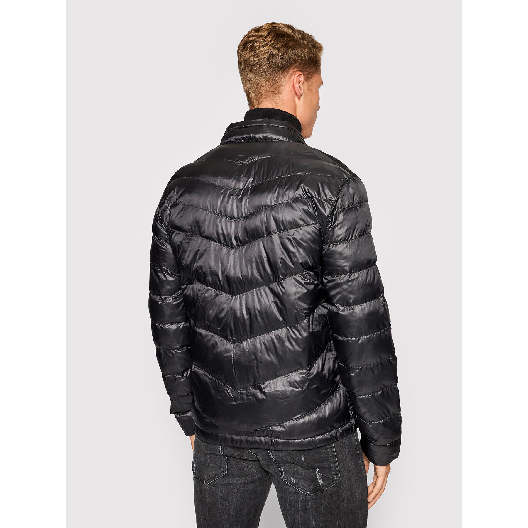 Guess Пухено яке M1YL45 WDZH2 Черен Regular Fit - Pepit.bg