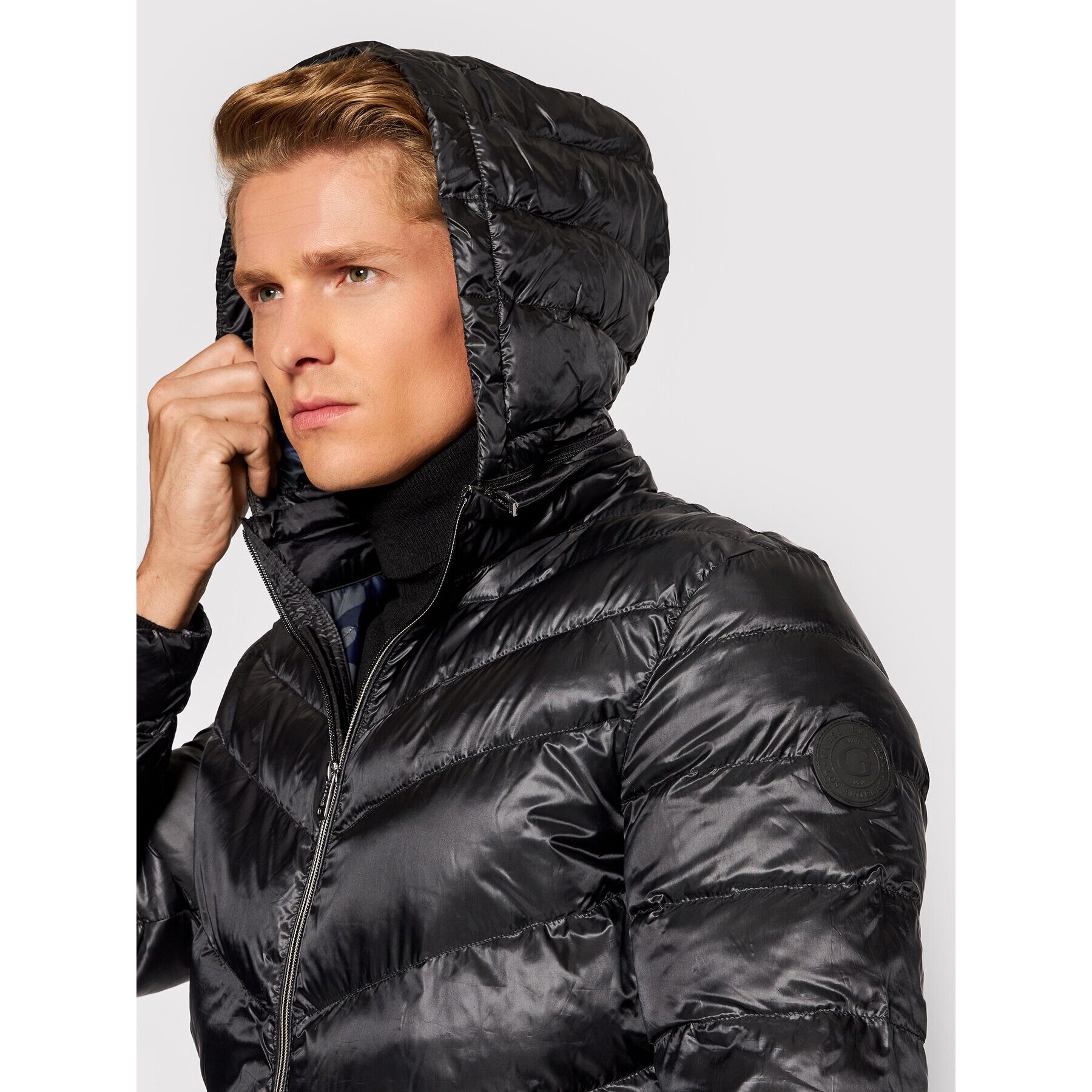 Guess Пухено яке M1YL45 WDZH2 Черен Regular Fit - Pepit.bg
