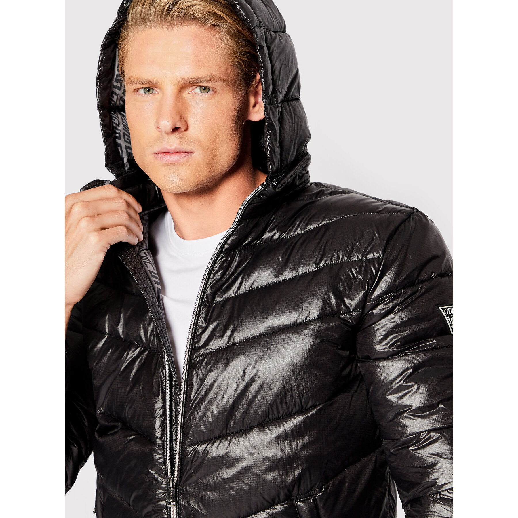 Guess Пухено яке M2YL45 WEQJ2 Черен Regular Fit - Pepit.bg