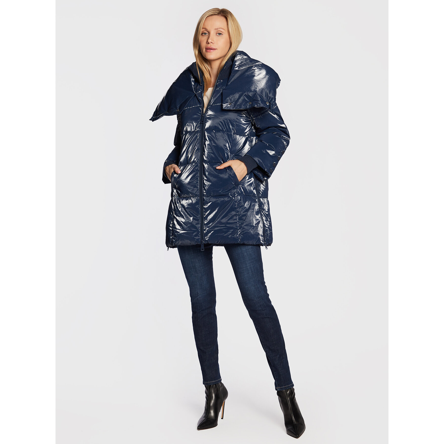 Guess Пухено яке Mathilde W2BL48 WF050 Тъмносин Regular Fit - Pepit.bg