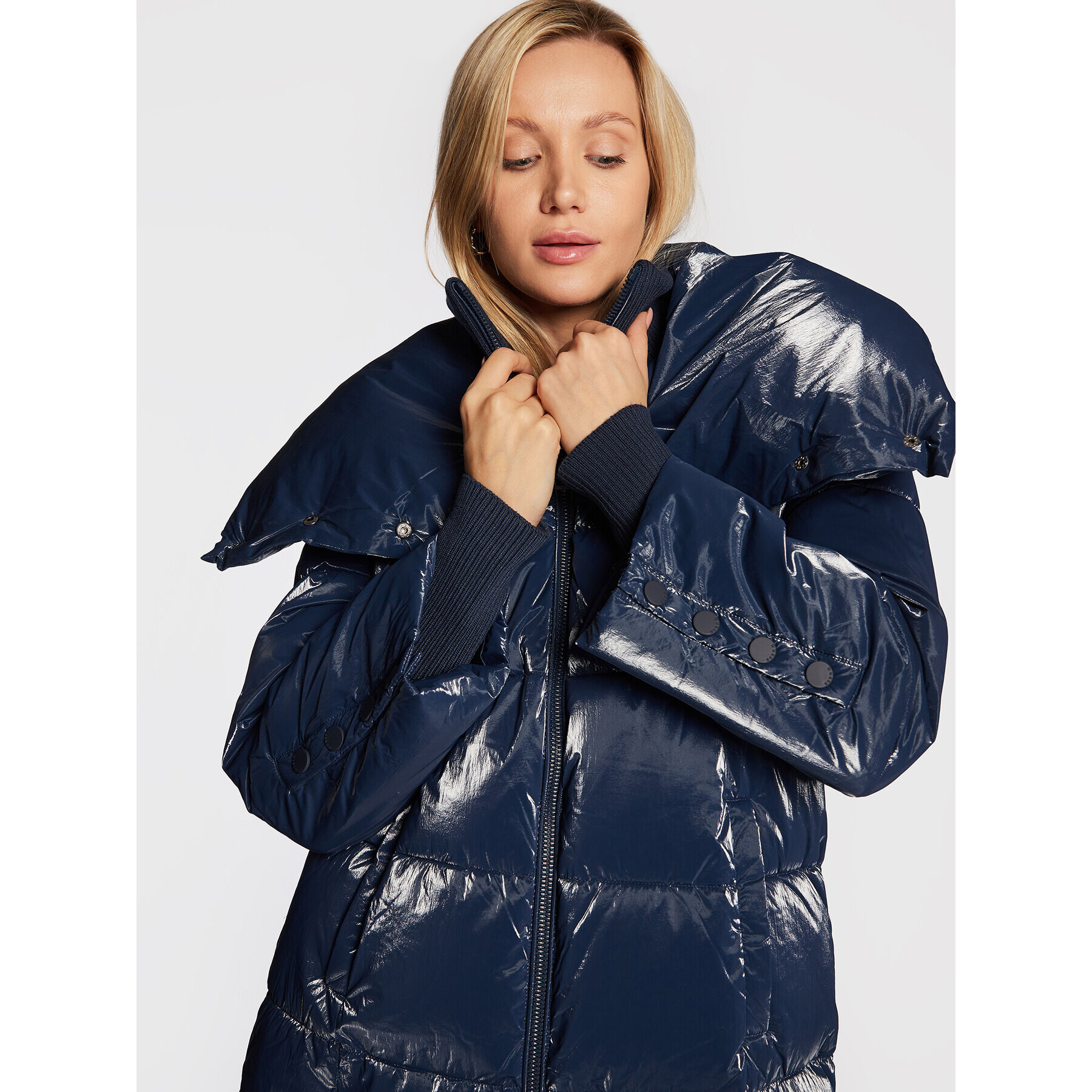 Guess Пухено яке Mathilde W2BL48 WF050 Тъмносин Regular Fit - Pepit.bg