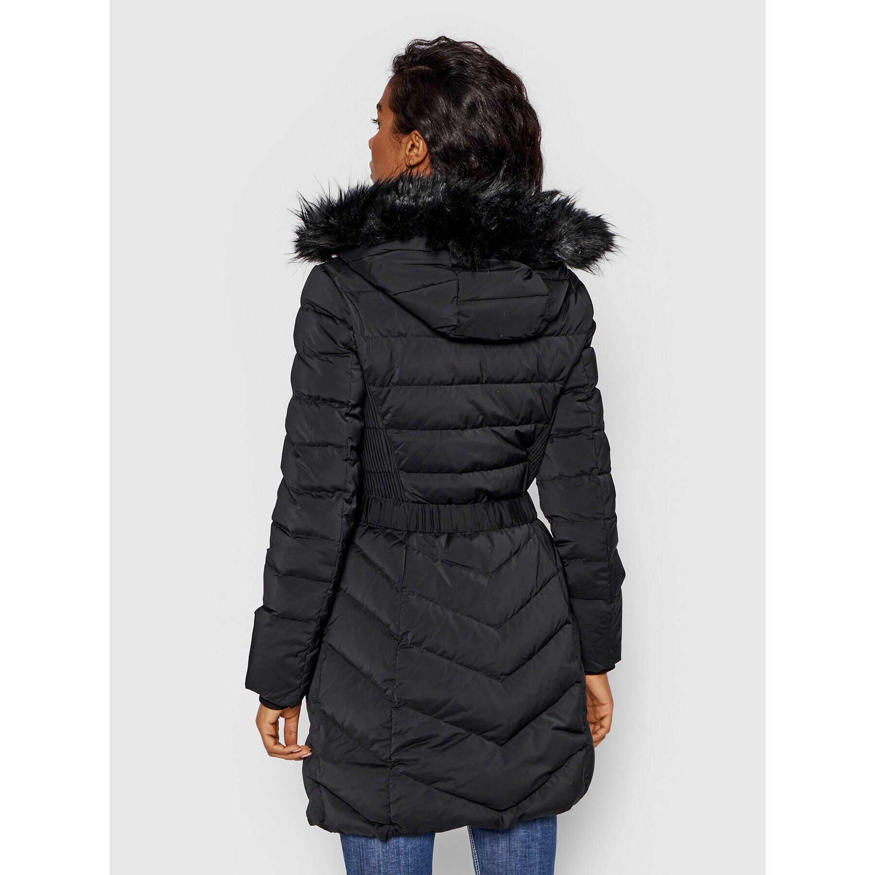 Guess Пухено яке Cecilia W1BL32 WE4P2 Черен Regular Fit - Pepit.bg