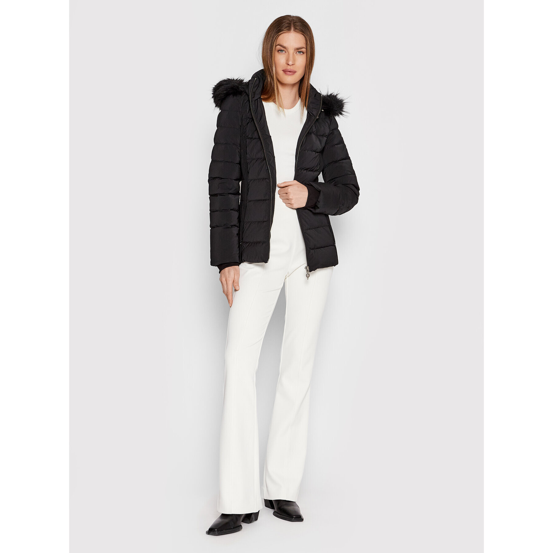 Guess Пухено яке Claudia W1BL33 WE4P2 Черен Regular Fit - Pepit.bg