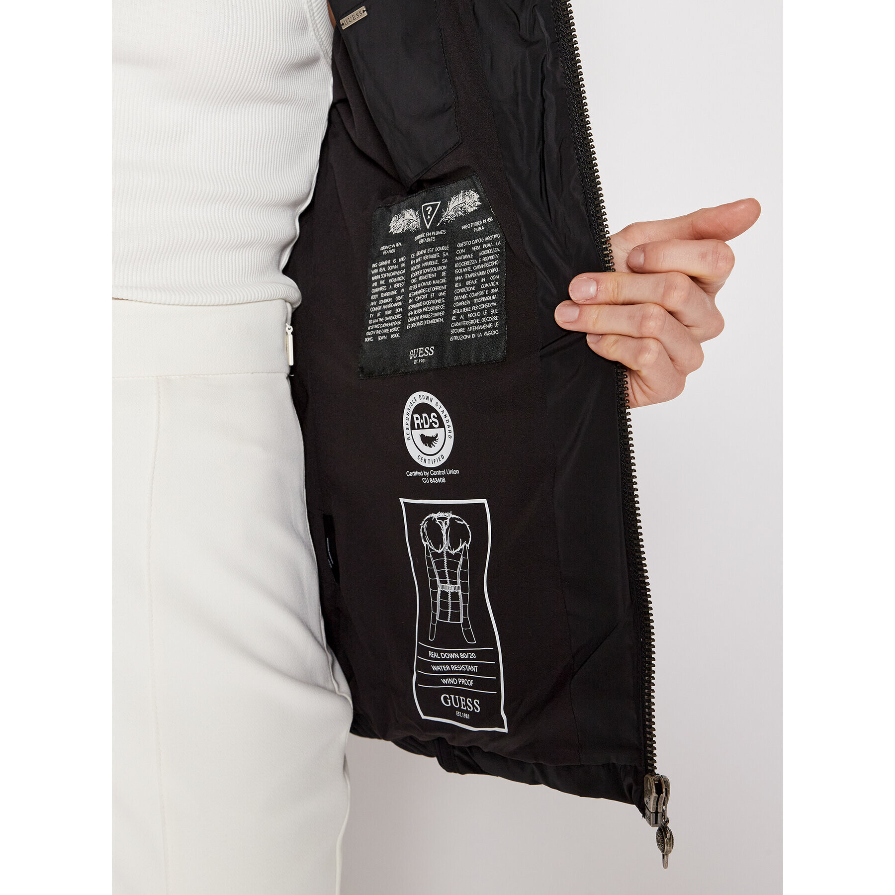 Guess Пухено яке Claudia W1BL33 WE4P2 Черен Regular Fit - Pepit.bg