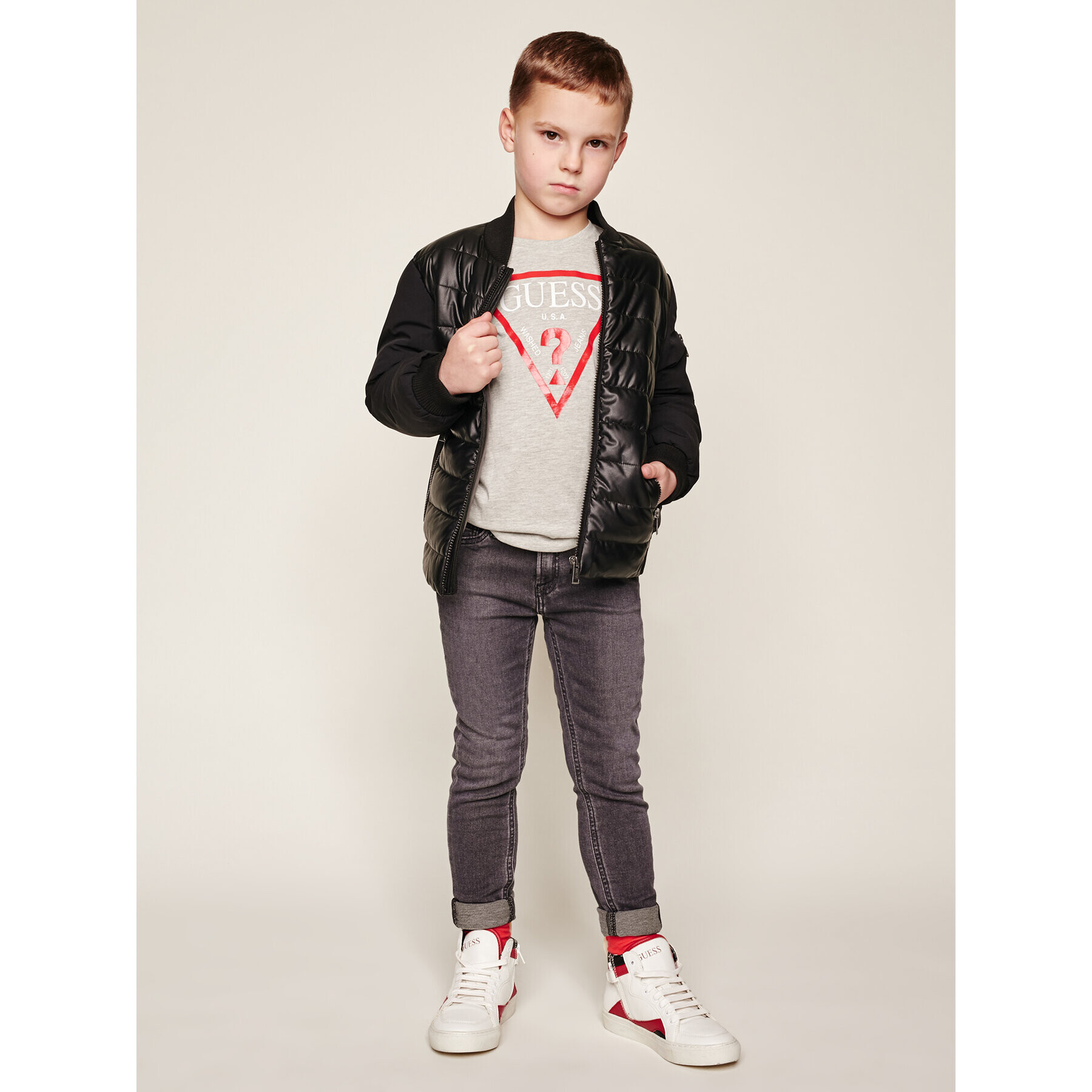 Guess Пухено яке L94L16 WABC0 Черен Regular Fit - Pepit.bg