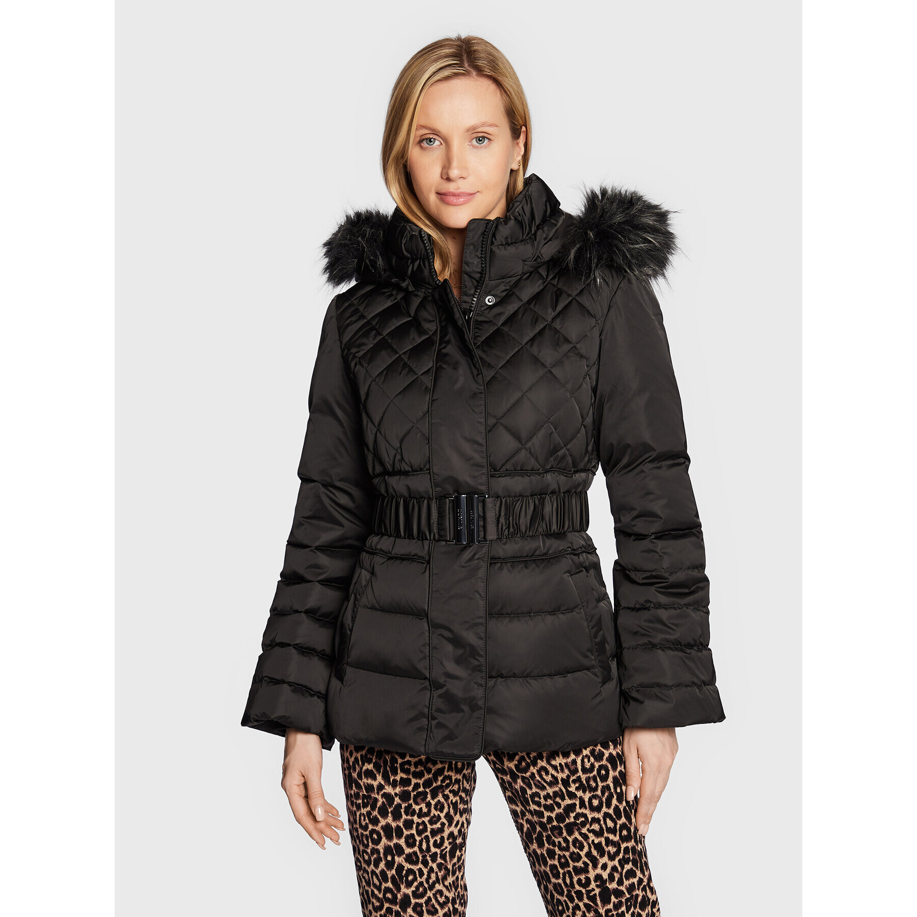 Guess Пухено яке Laurie W2BL60 WEX52 Черен Regular Fit - Pepit.bg