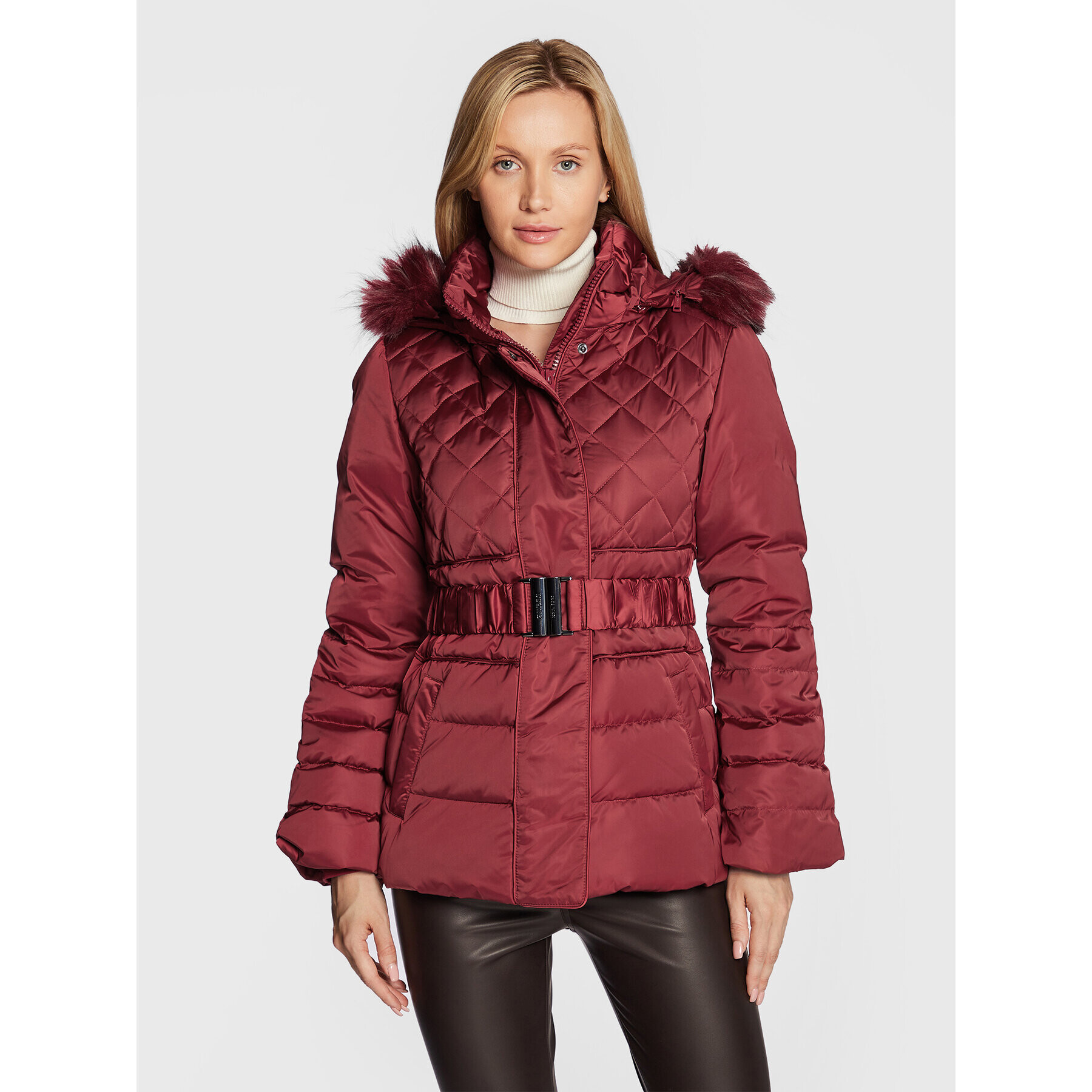 Guess Пухено яке Laurie W2BL60 WEX52 Червен Regular Fit - Pepit.bg