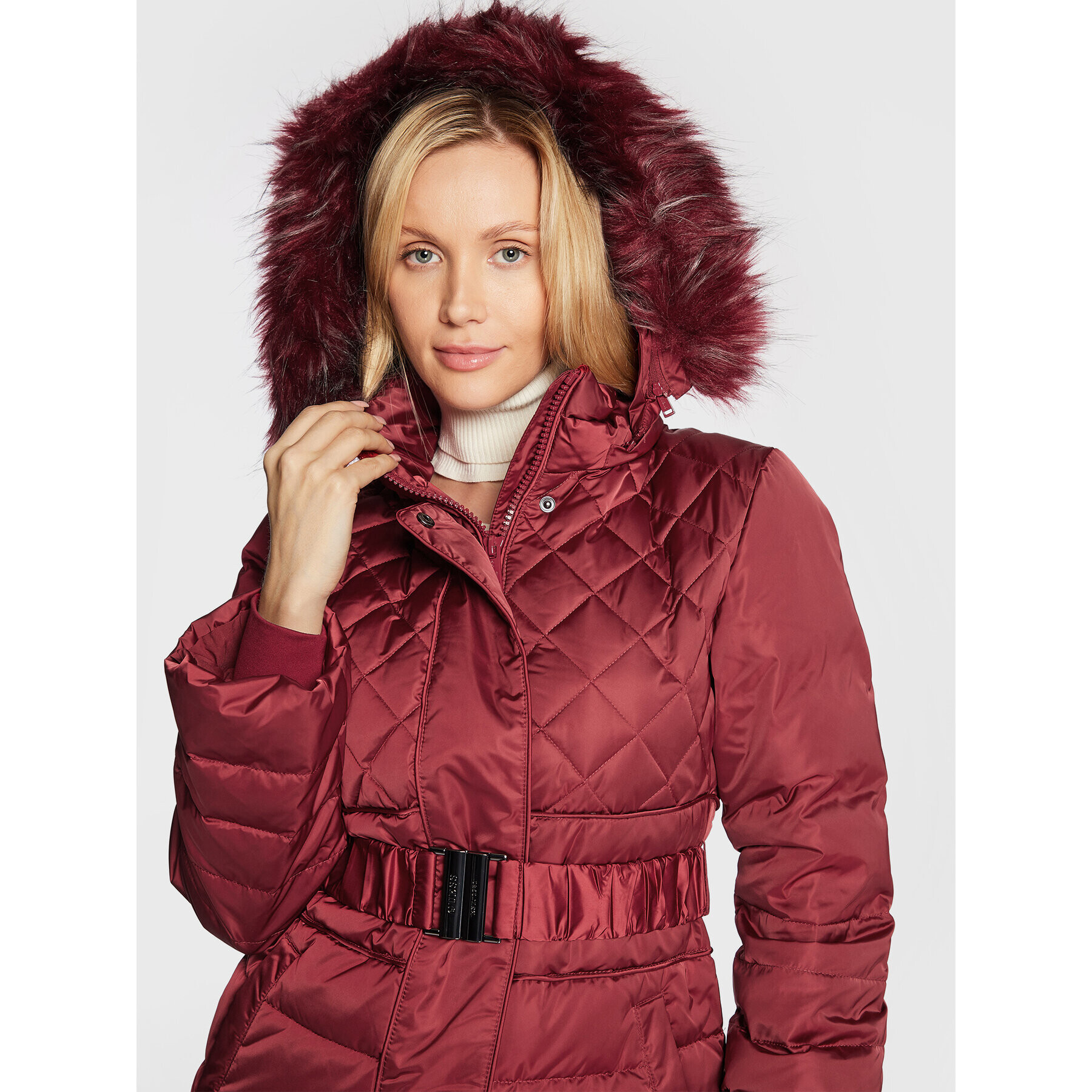 Guess Пухено яке Laurie W2BL60 WEX52 Червен Regular Fit - Pepit.bg