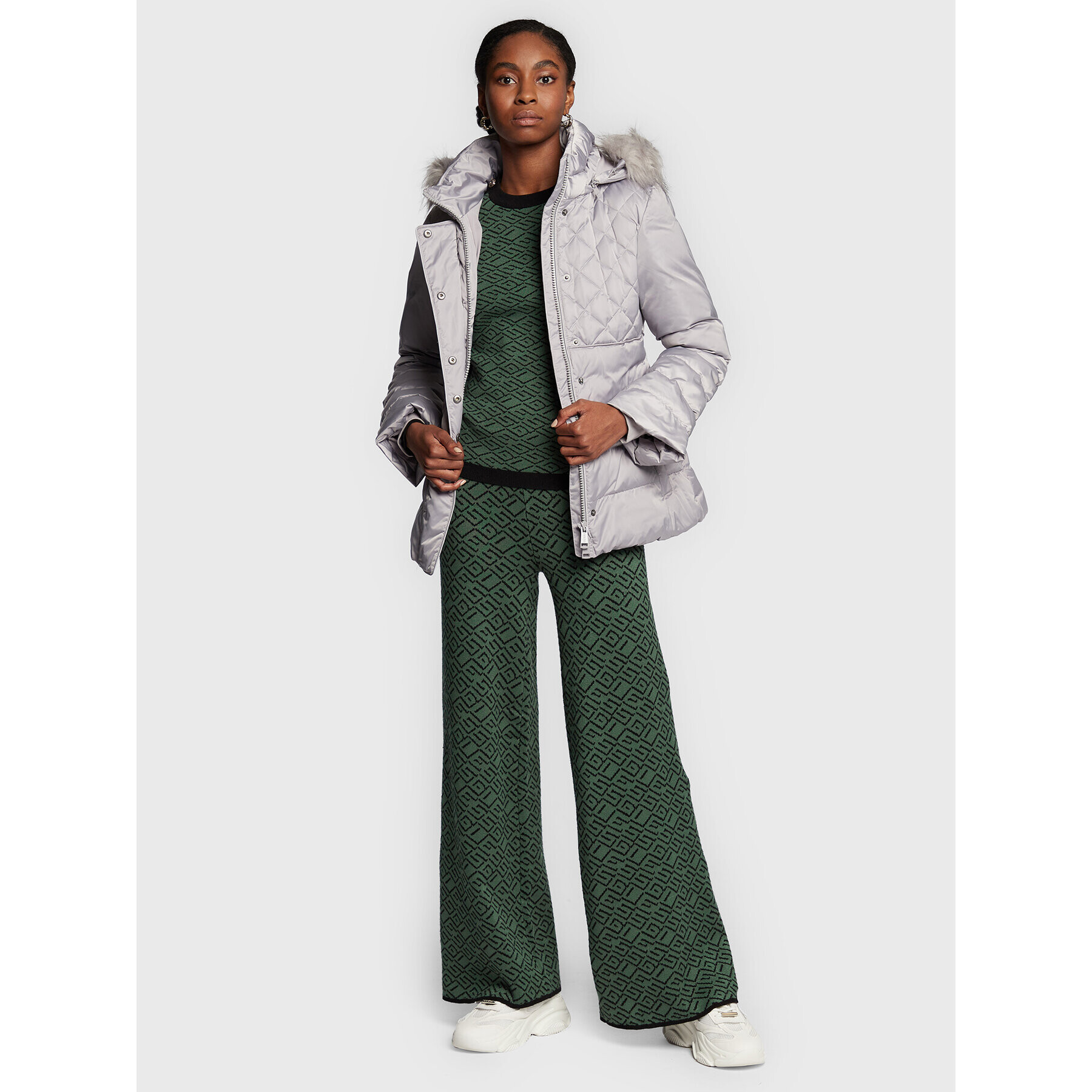 Guess Пухено яке Laurie W2BL60 WEX52 Сив Regular Fit - Pepit.bg