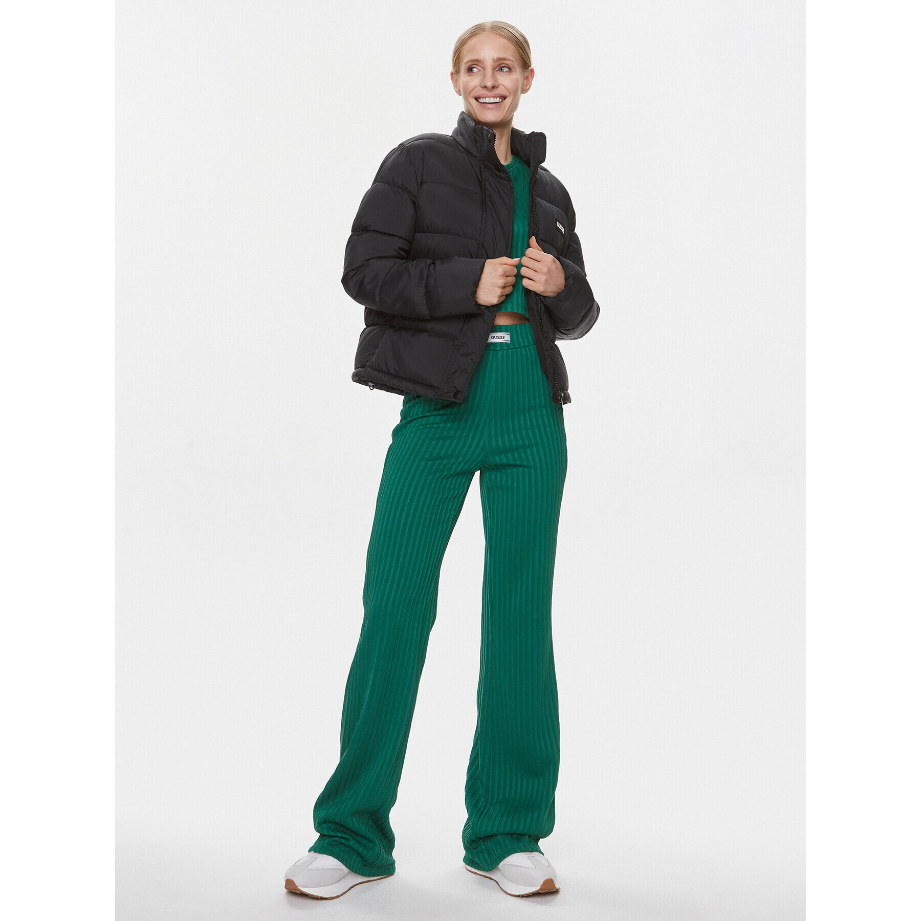 Guess Пухено яке Logo V4RL00 WFYE2 Черен Regular Fit - Pepit.bg