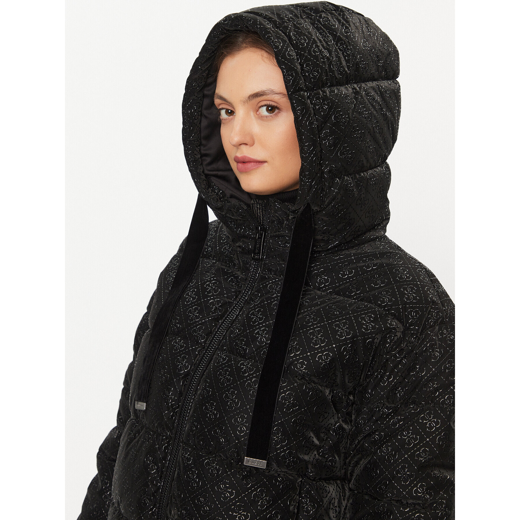 Guess Пухено яке Logo W3BL22 WFQU0 Черен Regular Fit - Pepit.bg