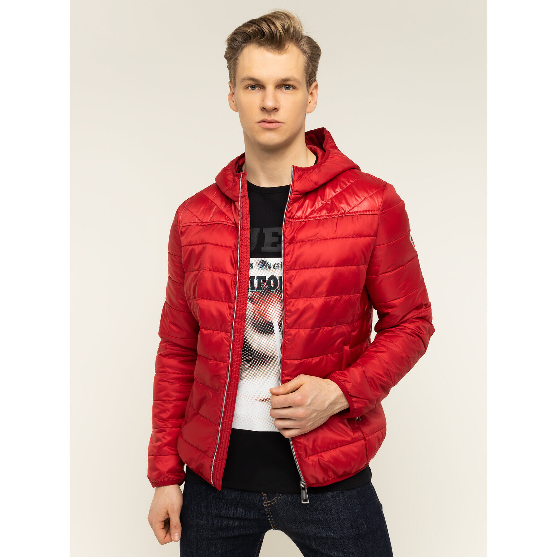 Guess Пухено яке M01L37 WCI90 Червен Regular Fit - Pepit.bg