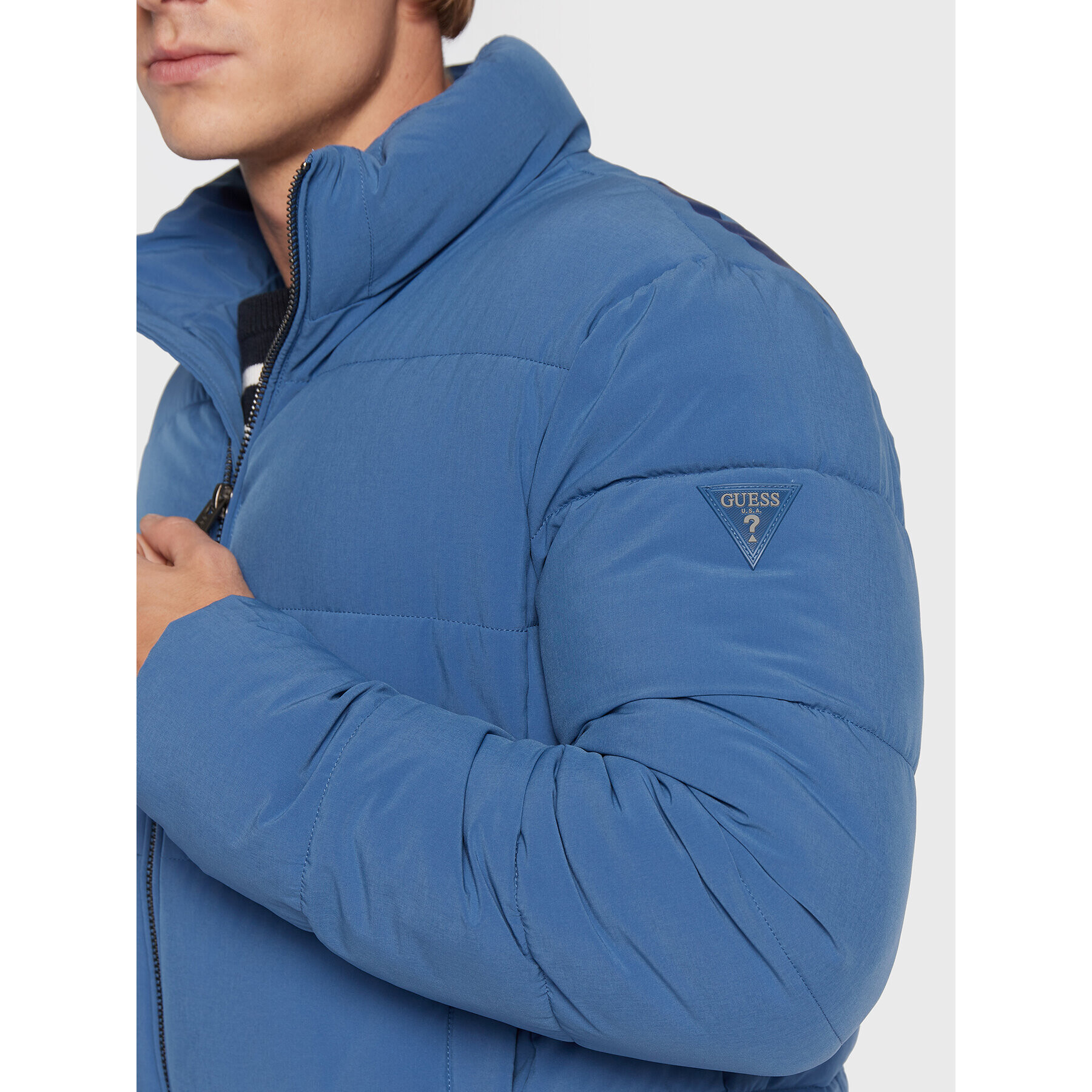 Guess Пухено яке M2BL17 WEYX2 Син Regular Fit - Pepit.bg