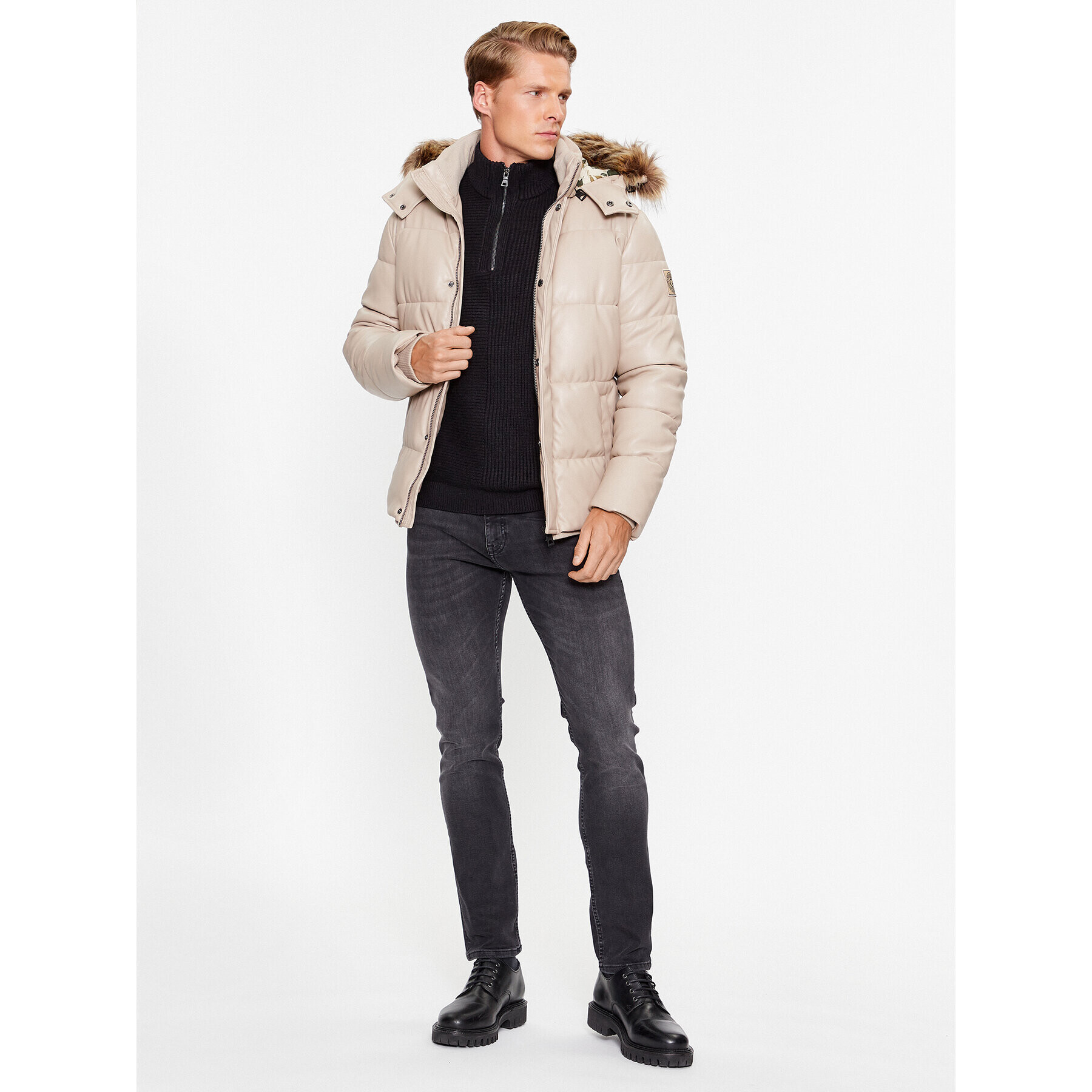 Guess Пухено яке M3BL23 WFOZ0 Бежов Regular Fit - Pepit.bg
