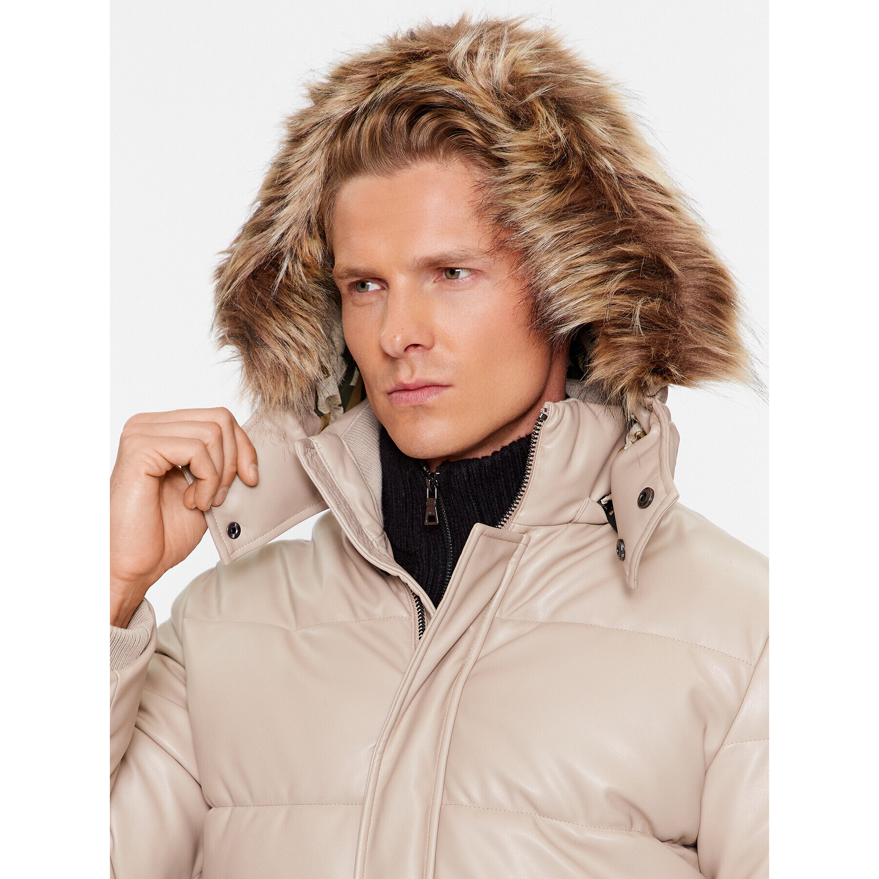 Guess Пухено яке M3BL23 WFOZ0 Бежов Regular Fit - Pepit.bg