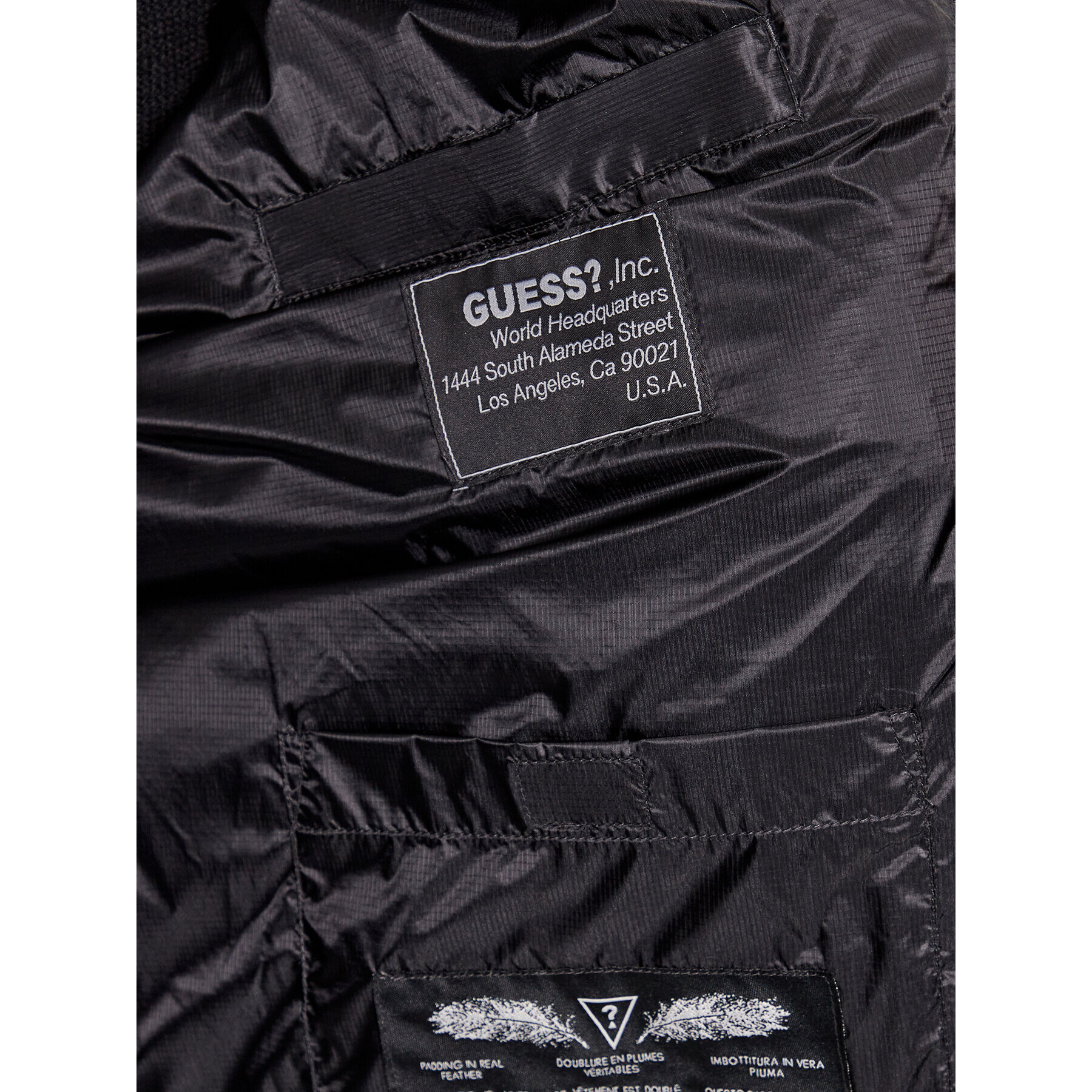 Guess Пухено яке M3BL36 WF4F0 Черен Regular Fit - Pepit.bg