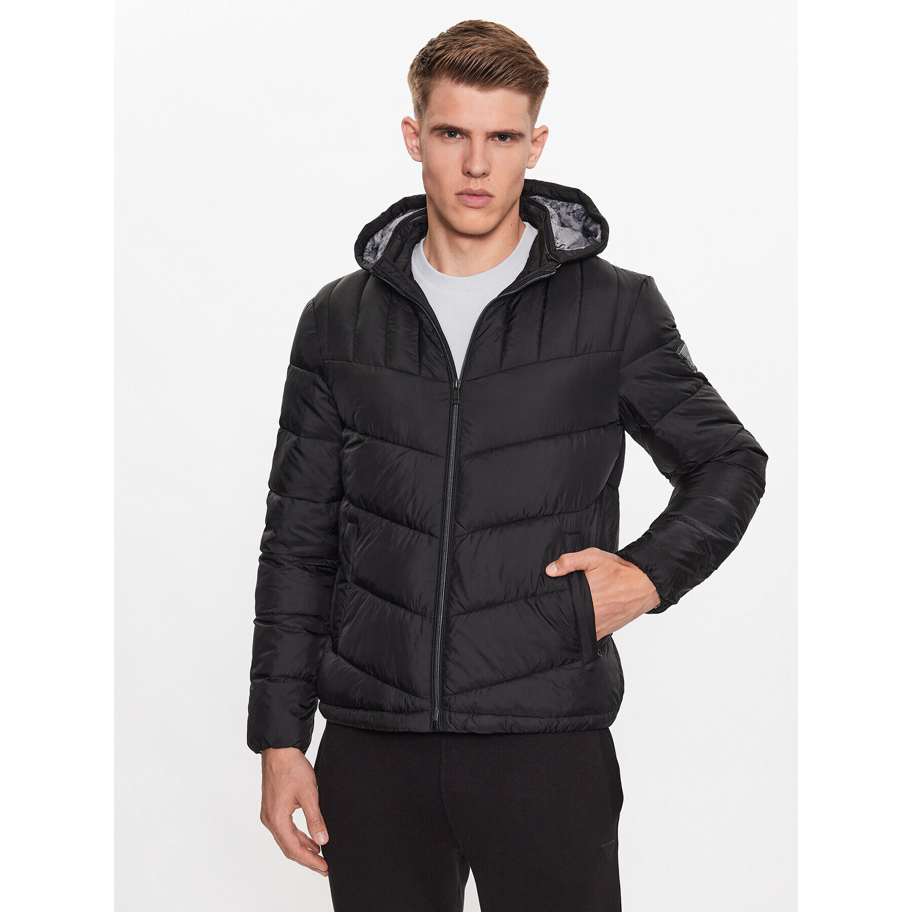 Guess Пухено яке M3YL45 WFHG2 Черен Regular Fit - Pepit.bg