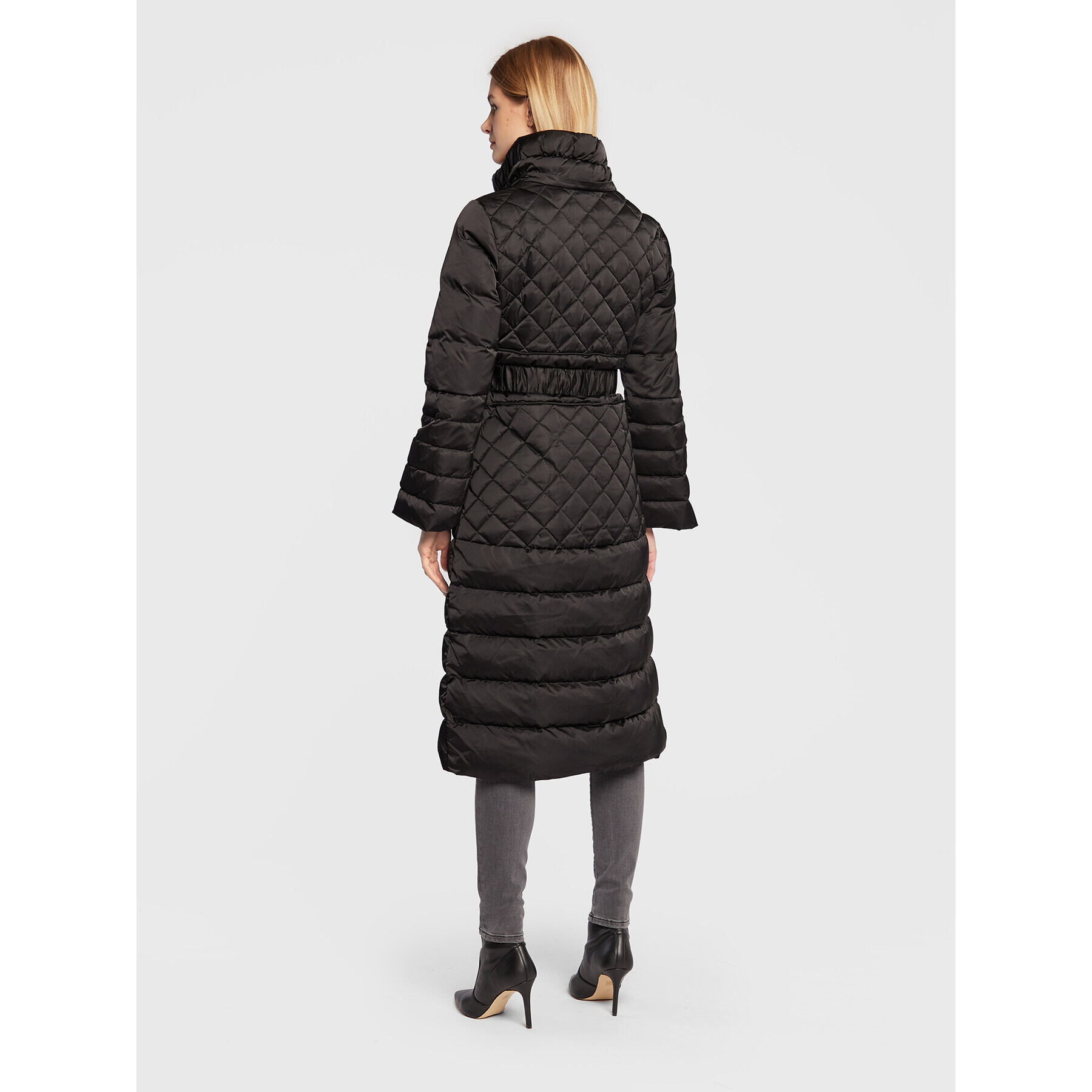 Guess Пухено яке Marlene W2BL64 WEX52 Черен Regular Fit - Pepit.bg