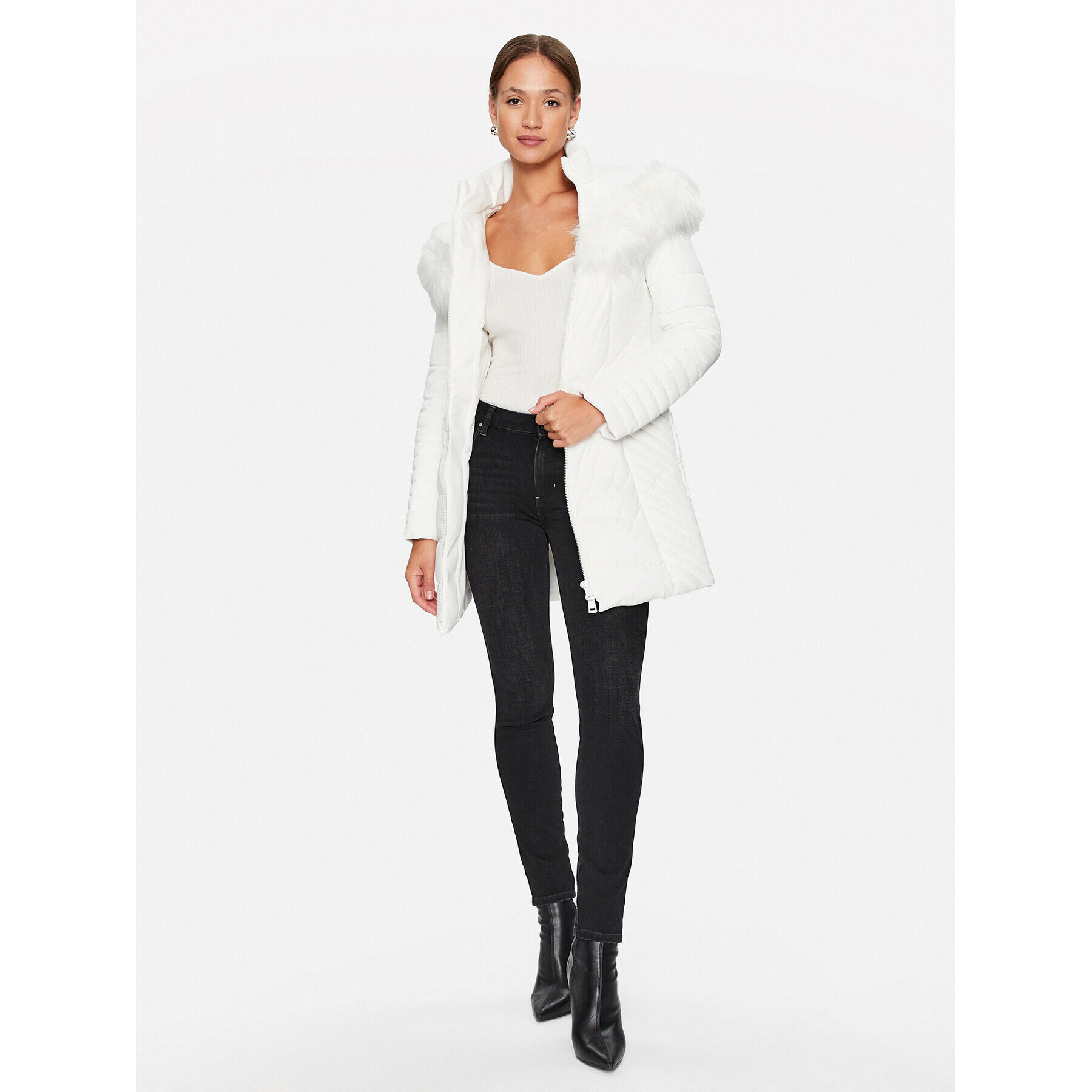 Guess Пухено яке Oxana W3BL26 W6NW2 Бял Regular Fit - Pepit.bg